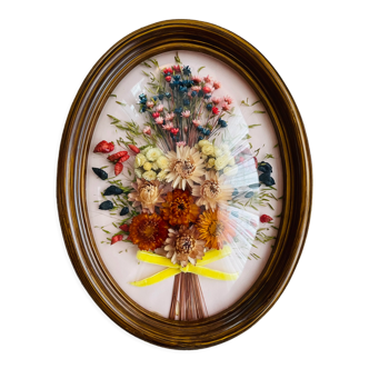 Vintage oval frame bouquet dried flowers