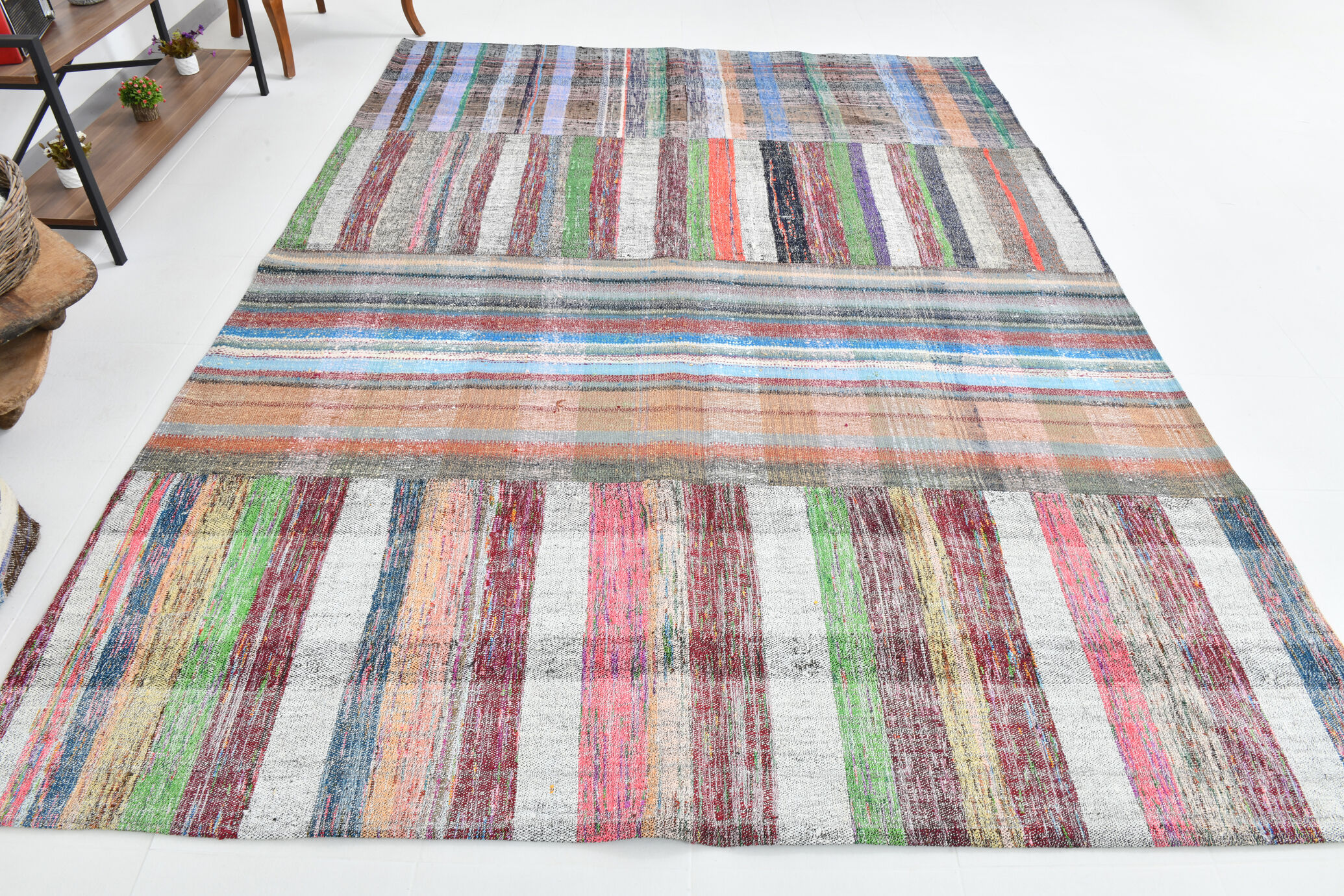 Multicolor modern rug 321x234cm