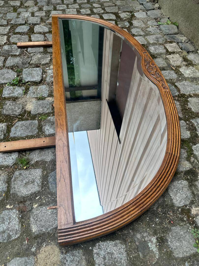 Art Deco concave mirror, arc-shaped, carved in solid wood, 1940.