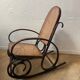 Rocking-chair en bois courbé et cannage