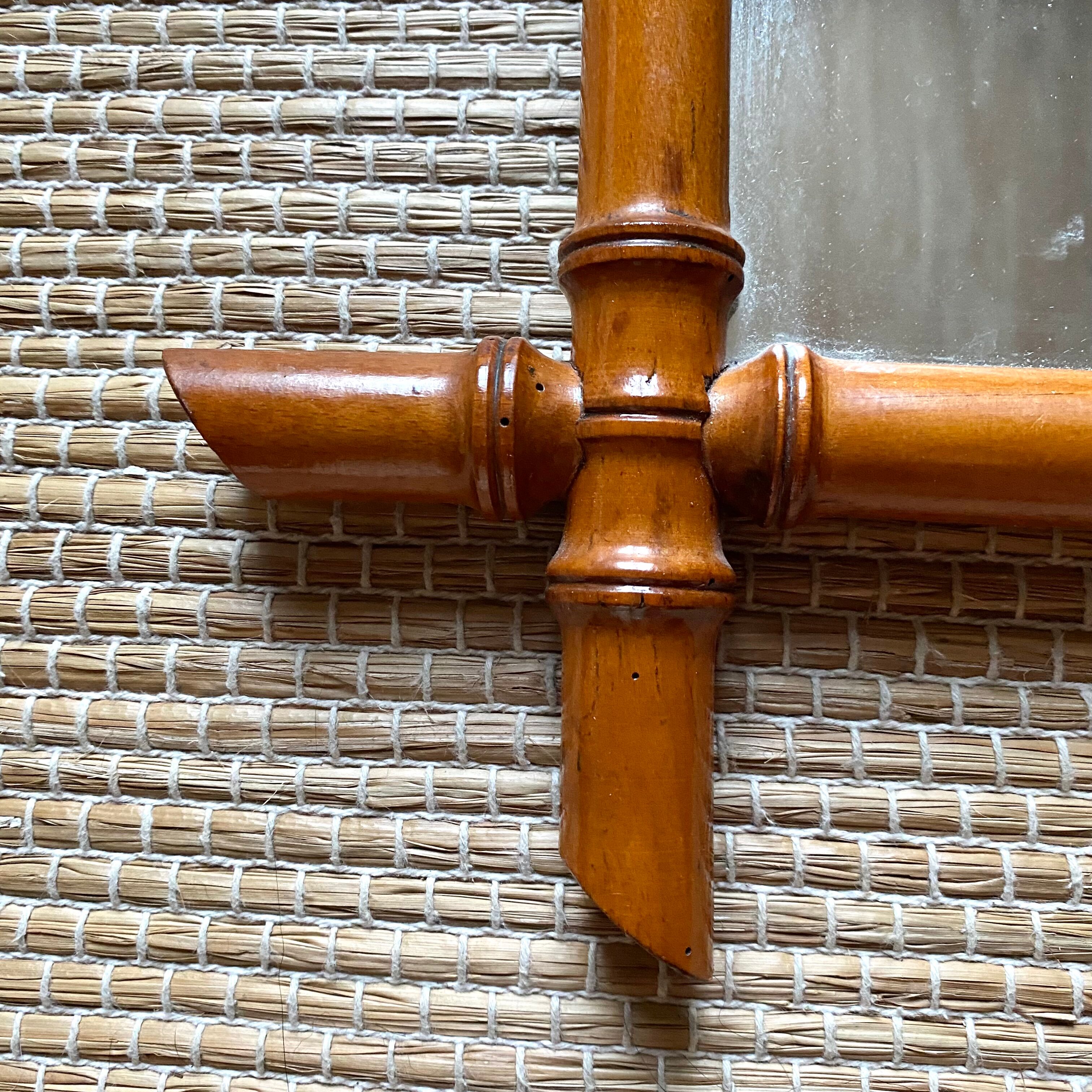 Miroir vintage en bois tourné