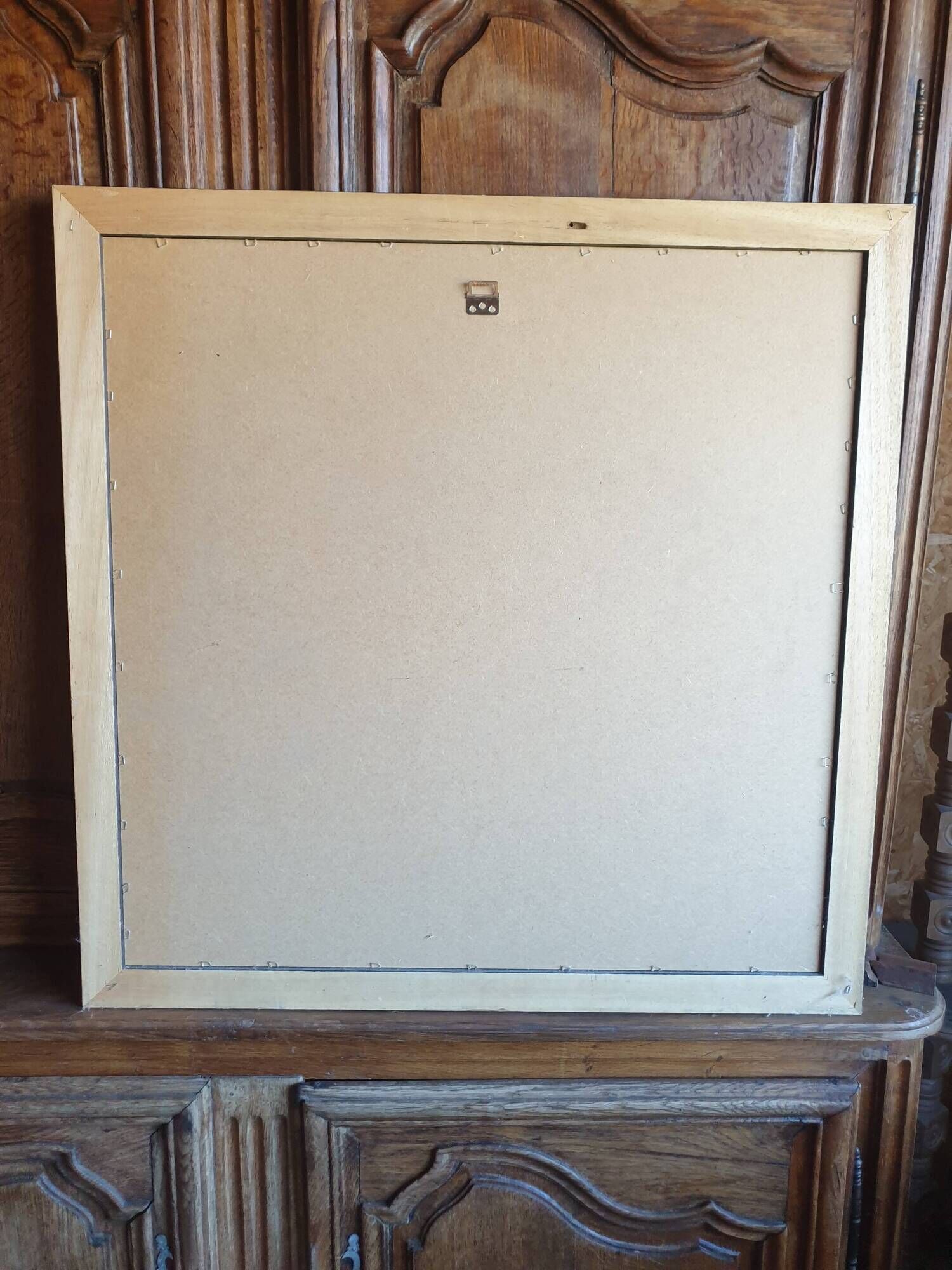 Asian-inspired frame (China)