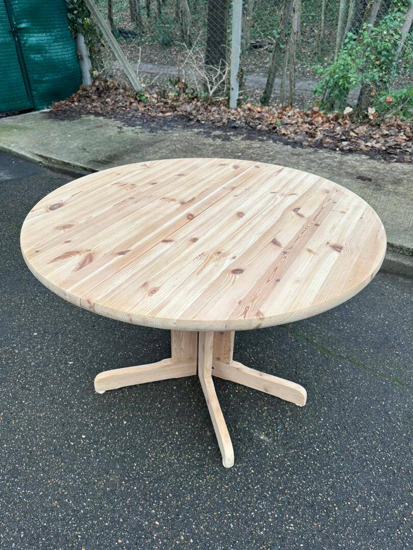 Round extendable dining table Rainer Daumiller for Hirtshals Sawaerk 145