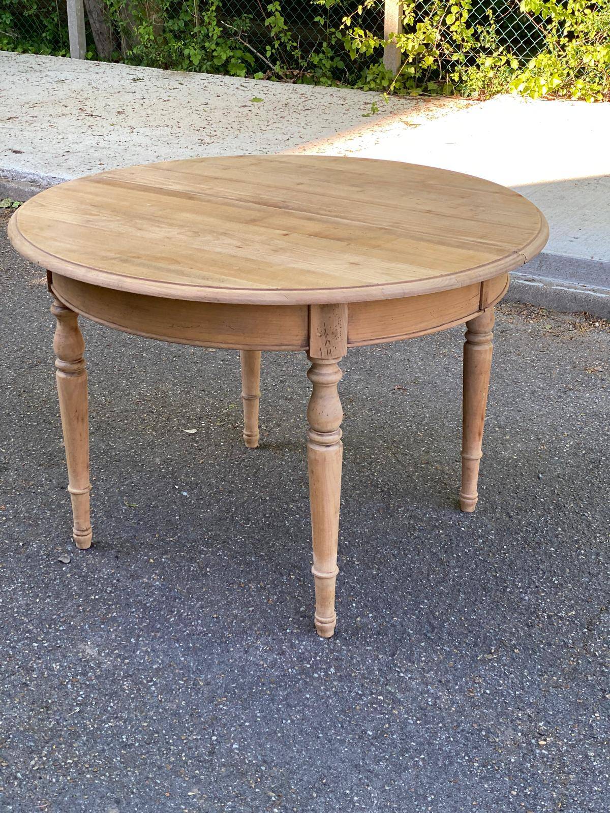 Louis Philippe 19th century extendable round table renovated in solid oak 200cm