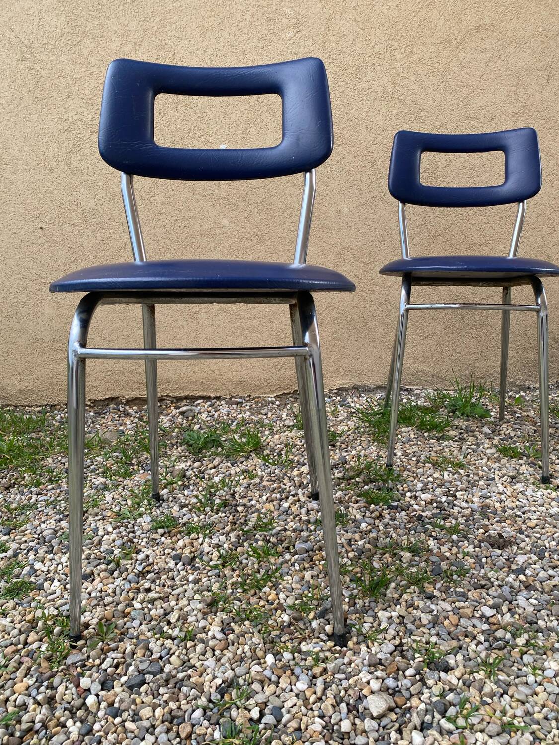 Lot of 70s chairs