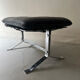 Pouf repose pied design en cuir noir et métal par Olivier Mourgue pour airborne, 1970