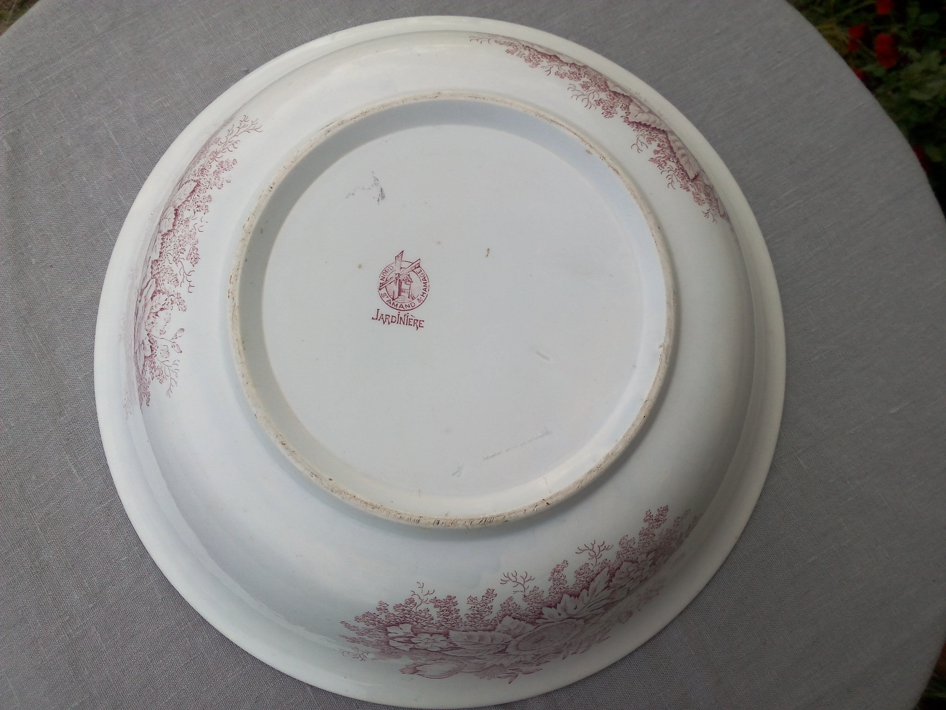 Garden St Amand & red décor Hamage artichoke