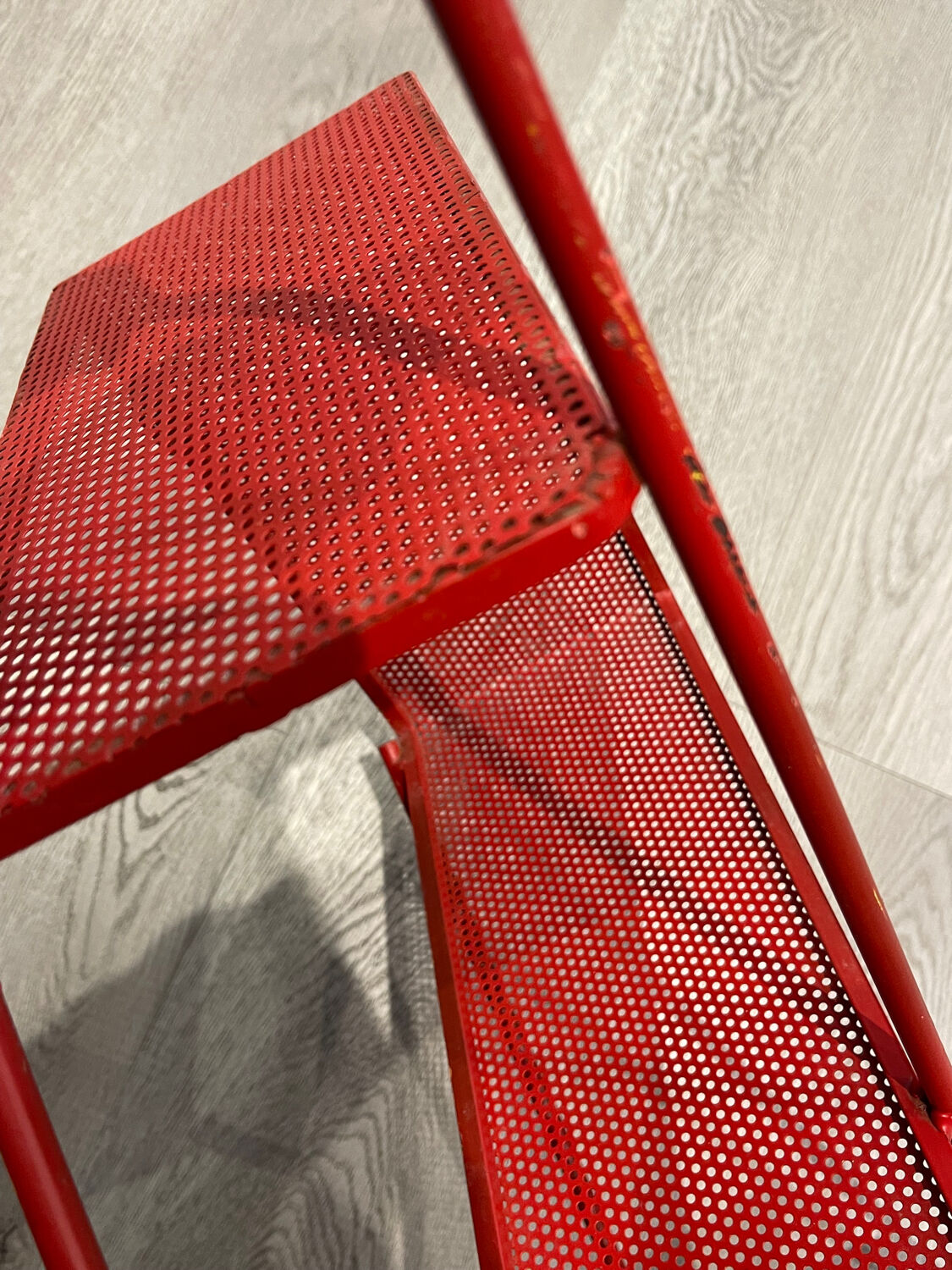 Étagère clé de sol Mathieu MATEGOT