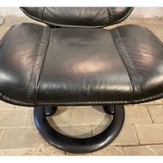 Armchair relaxation leather & footrest Stressless model Ekornes vintage 1980