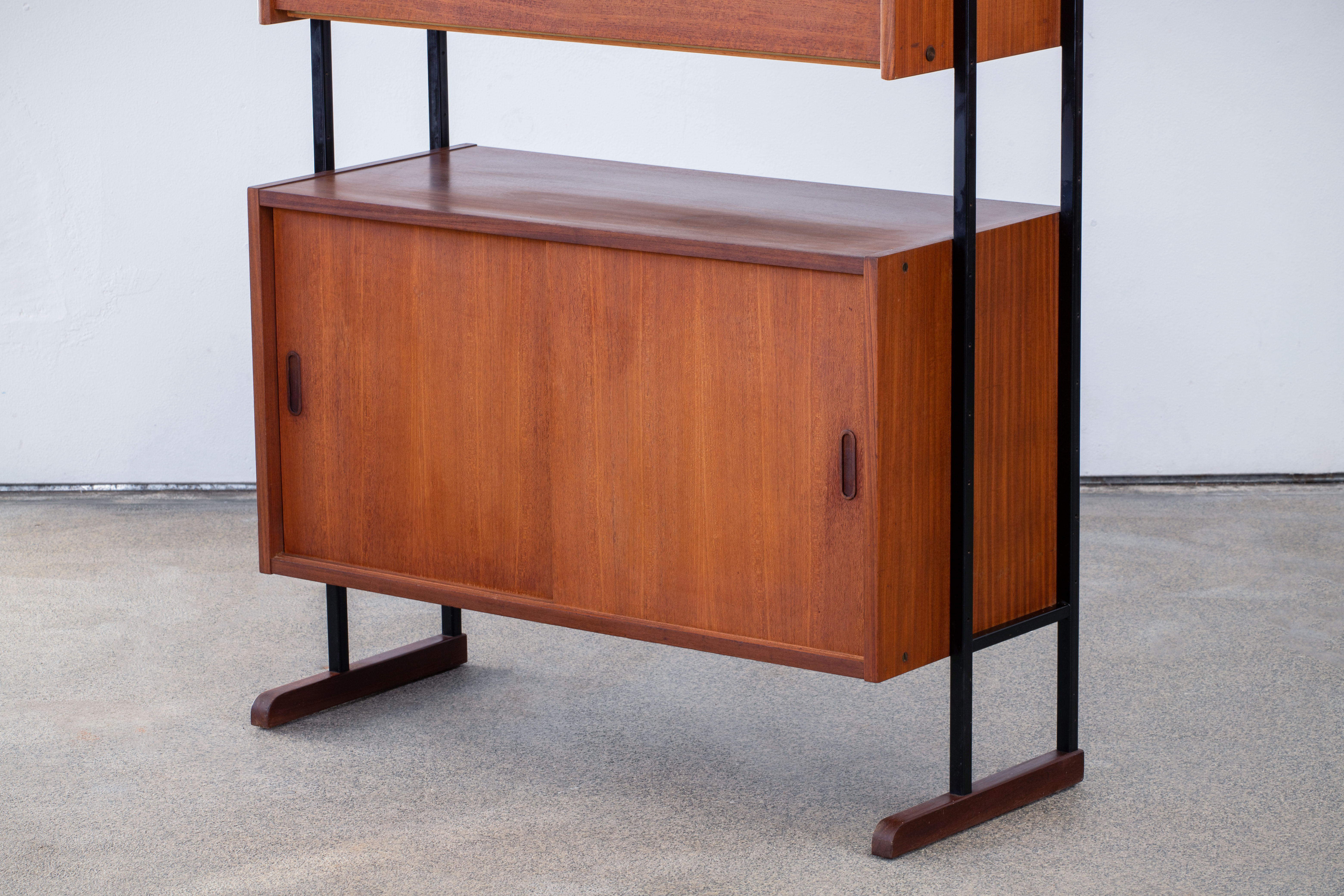 Bibliothèque scandinave vintage