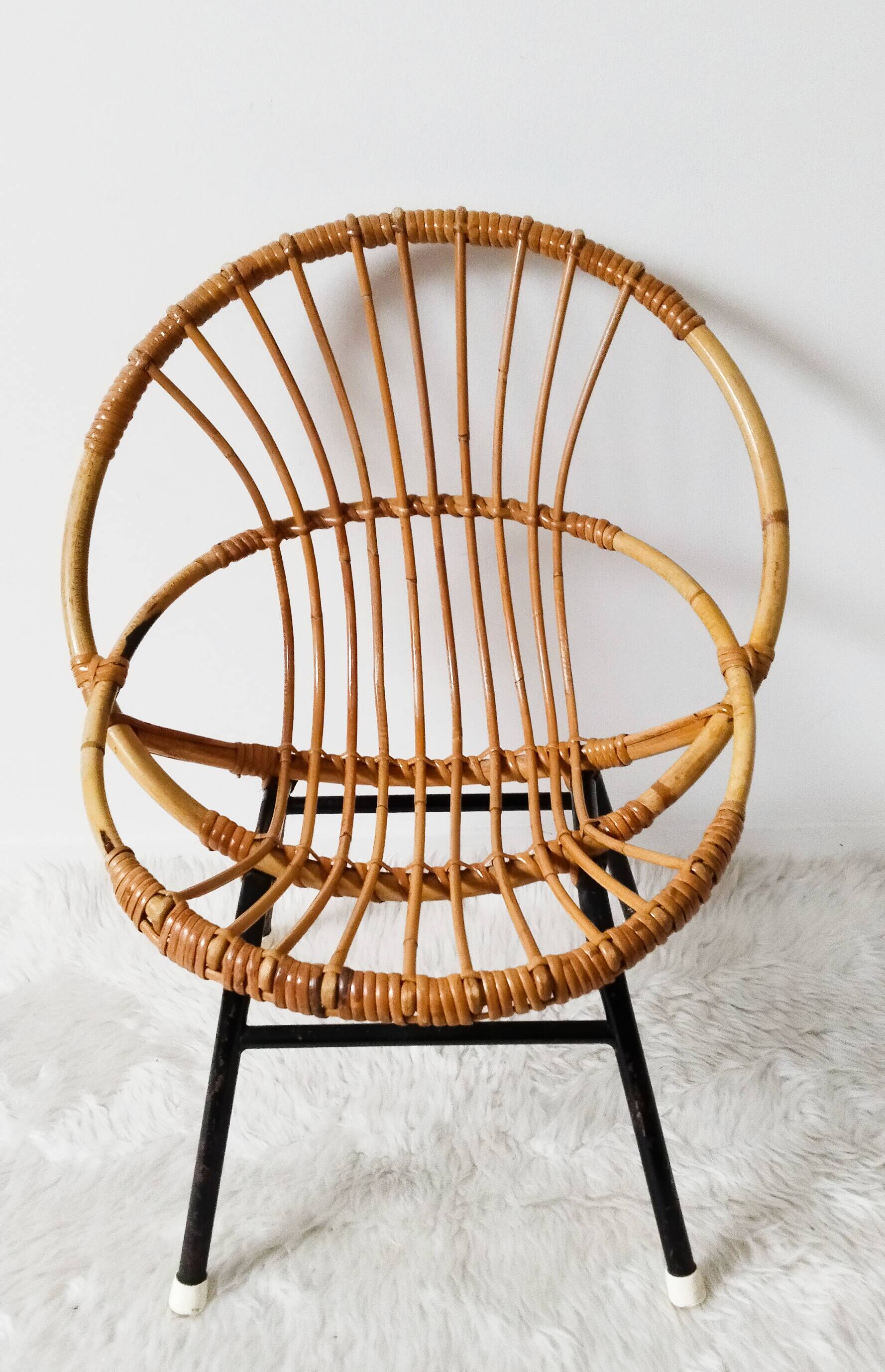 Children's rattan basket armchair, metal legs