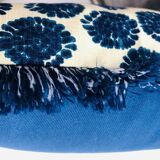 Square cushion, cover and insert. Model "Olivia".