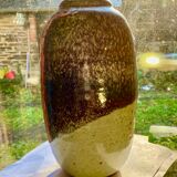 Art deco ceramic vase - signature and imprint to identify