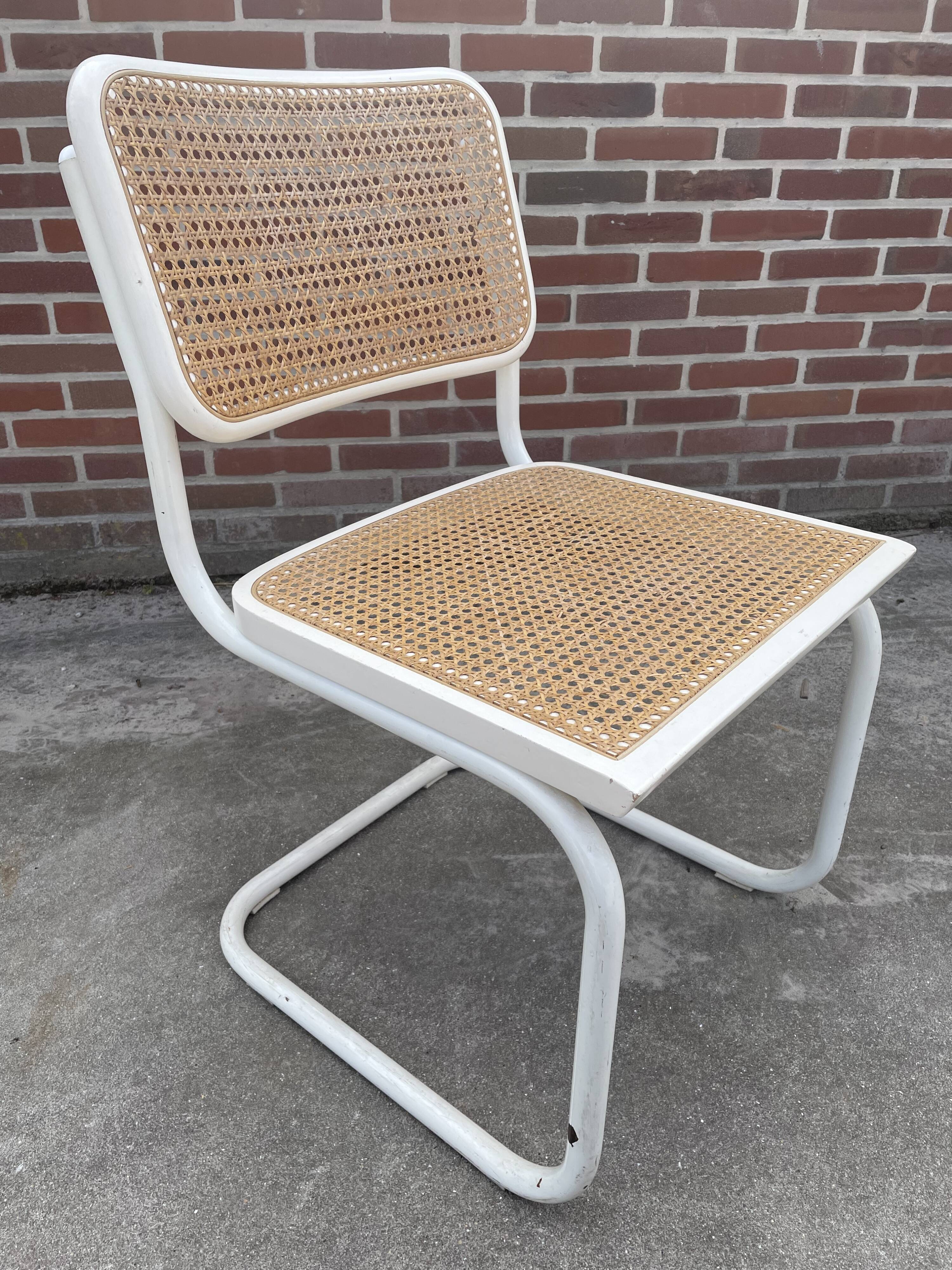 Set of 4 Cesca b32 model chairs in white