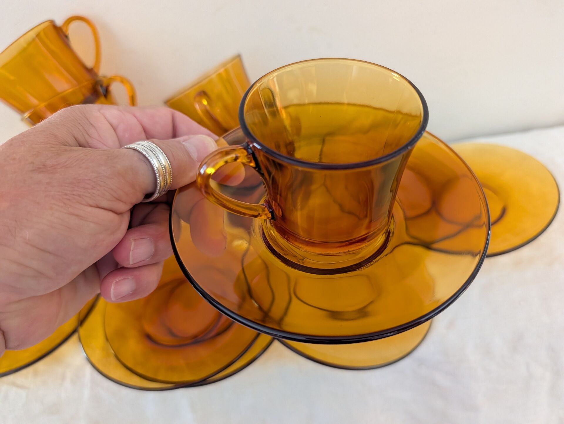 8 Duralex amber glass cups and saucers – France, 1970s