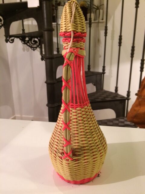 Bottle scoubidou