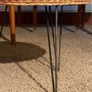 Set of 2 wicker armchairs and coffee table Raoul Guy 1950