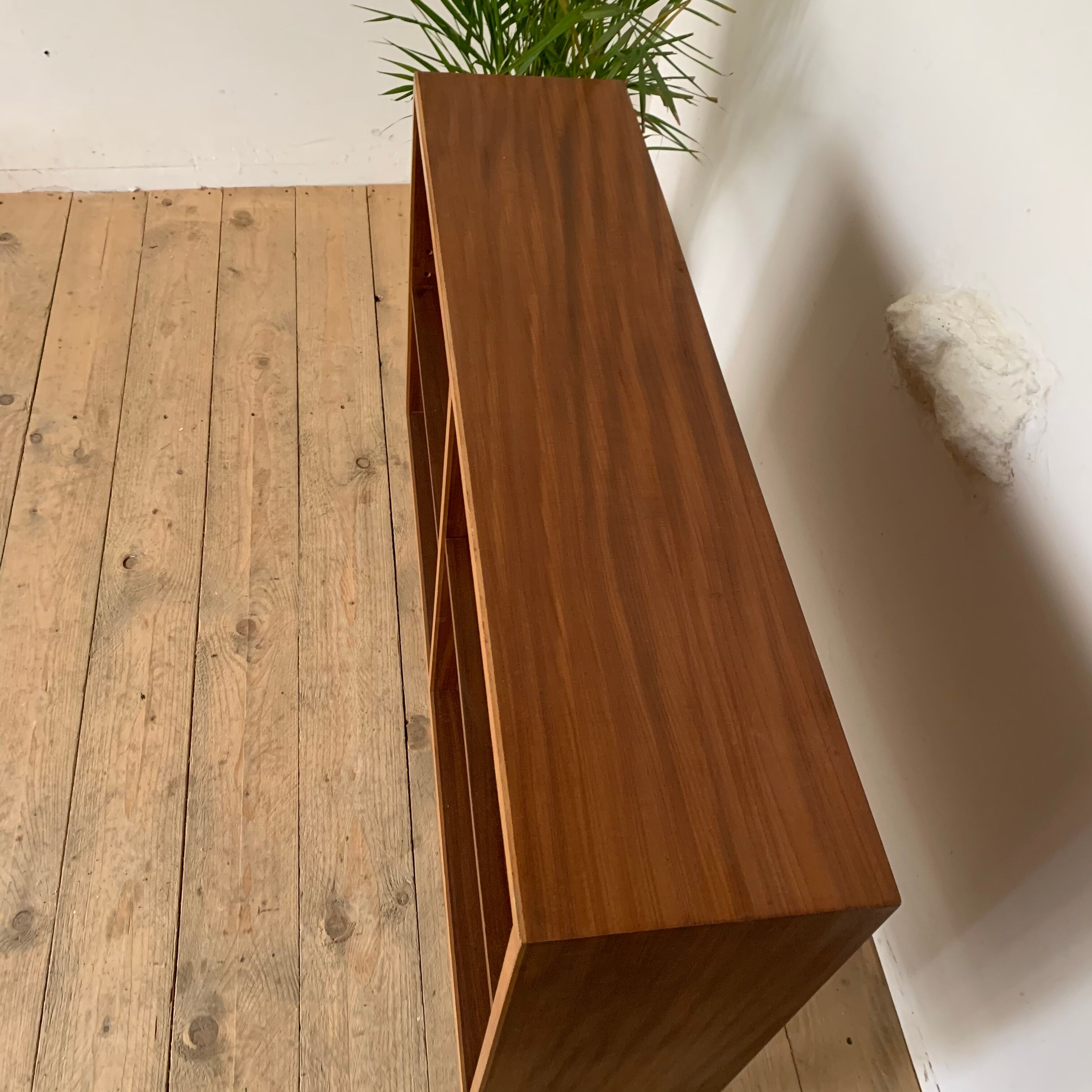 Vintage bass library