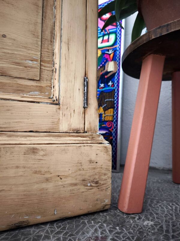 Confiturier, buffet ancien en sapin