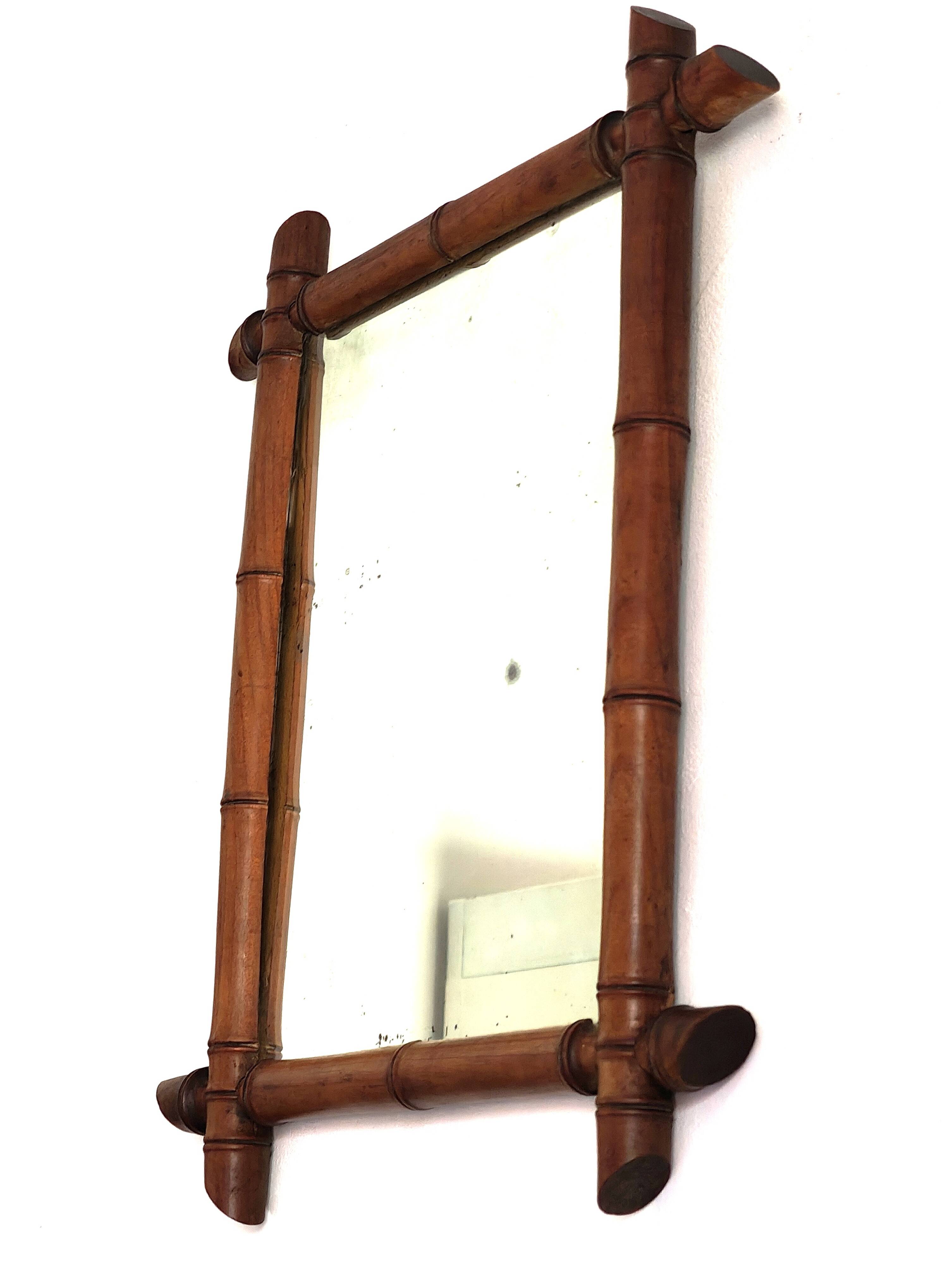 Petit miroir en bambou ancien