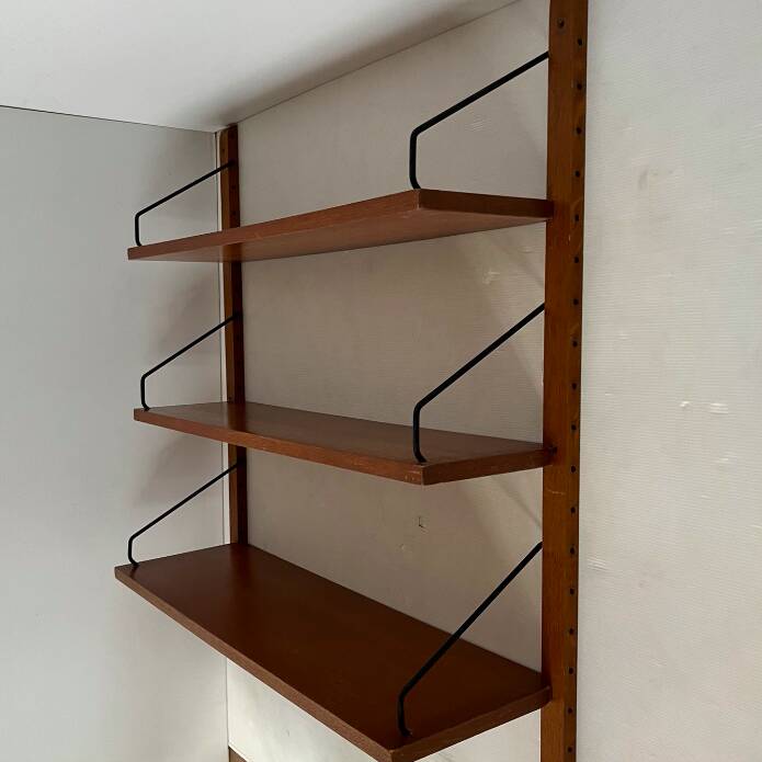 Wall shelf for Cadovius in wood and metal