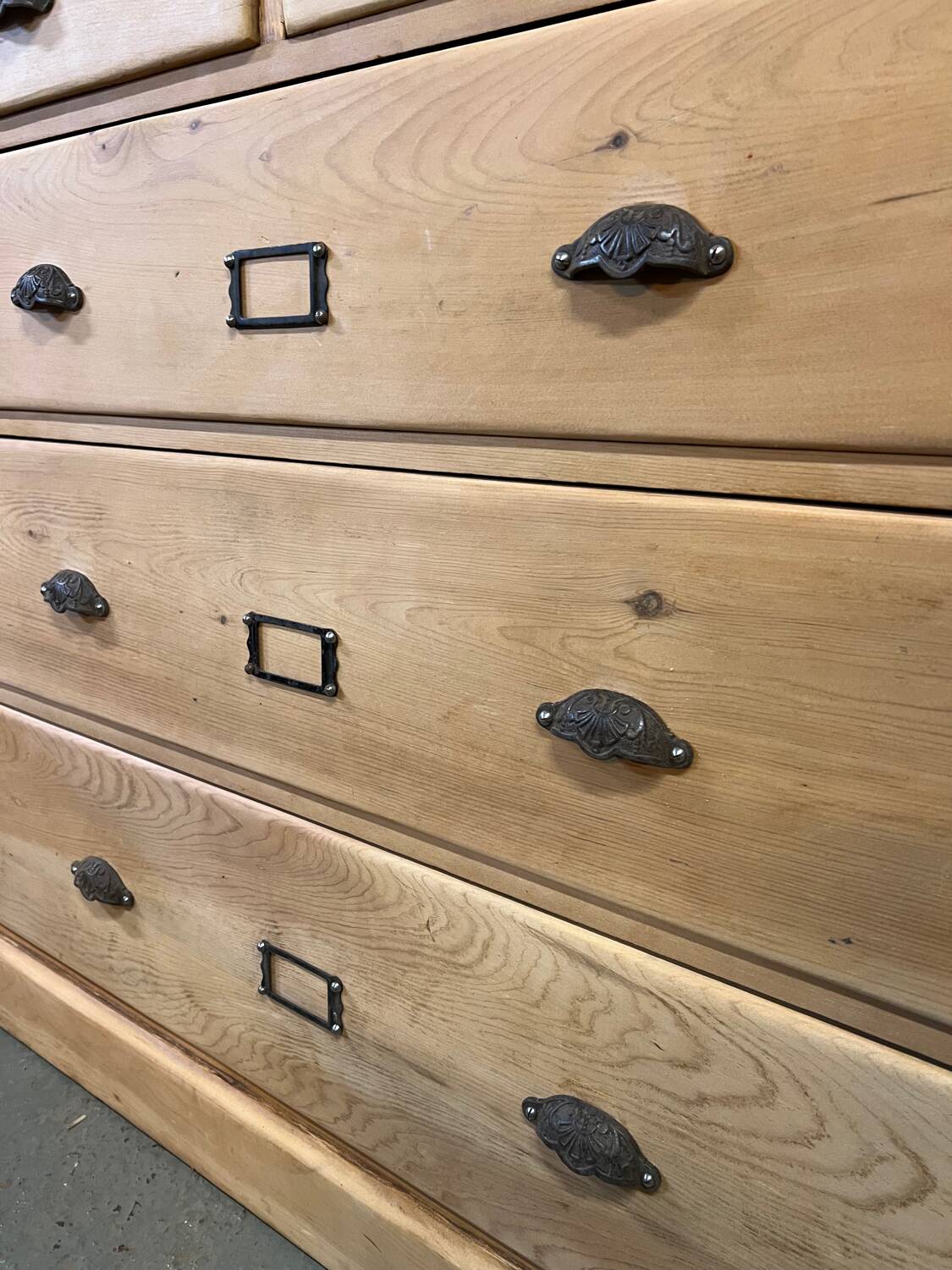 Meuble de métier à tiroir