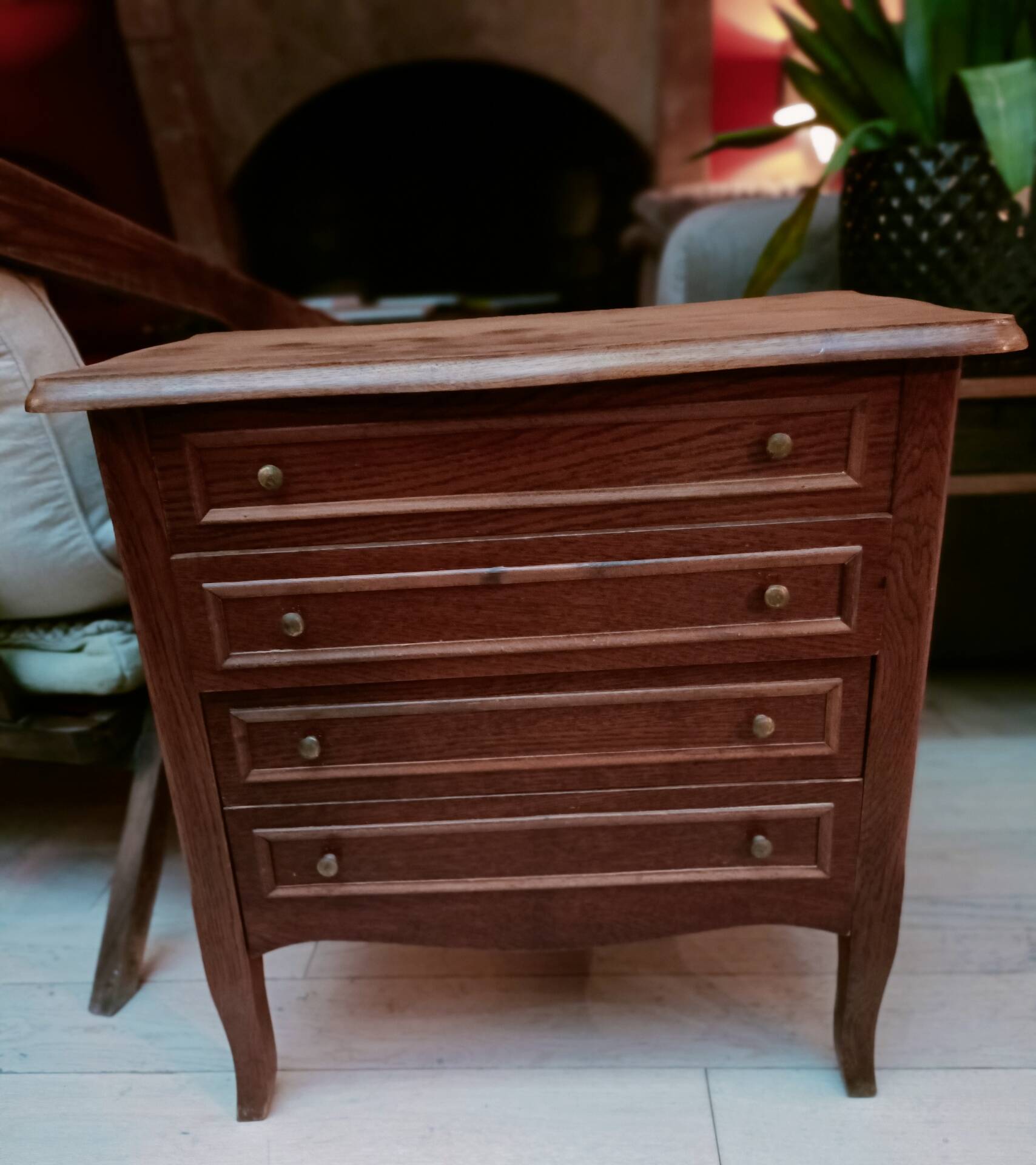 Sewing machine, sewing furniture