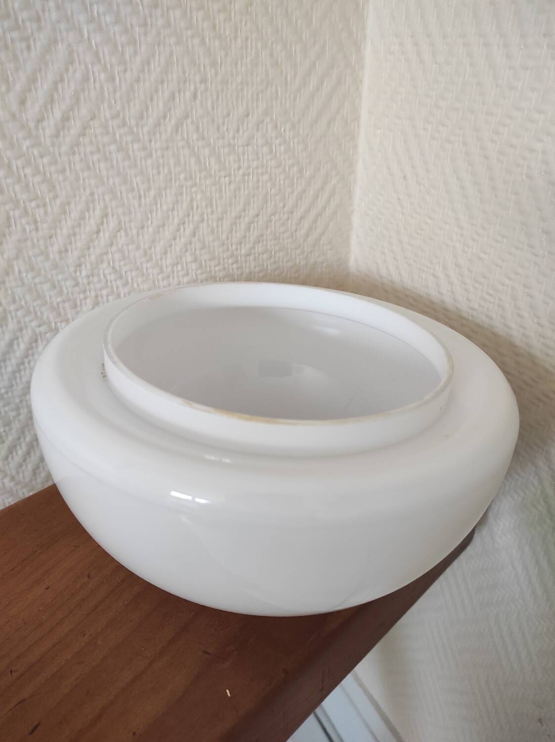 Opaline globe, diameter 20 cm