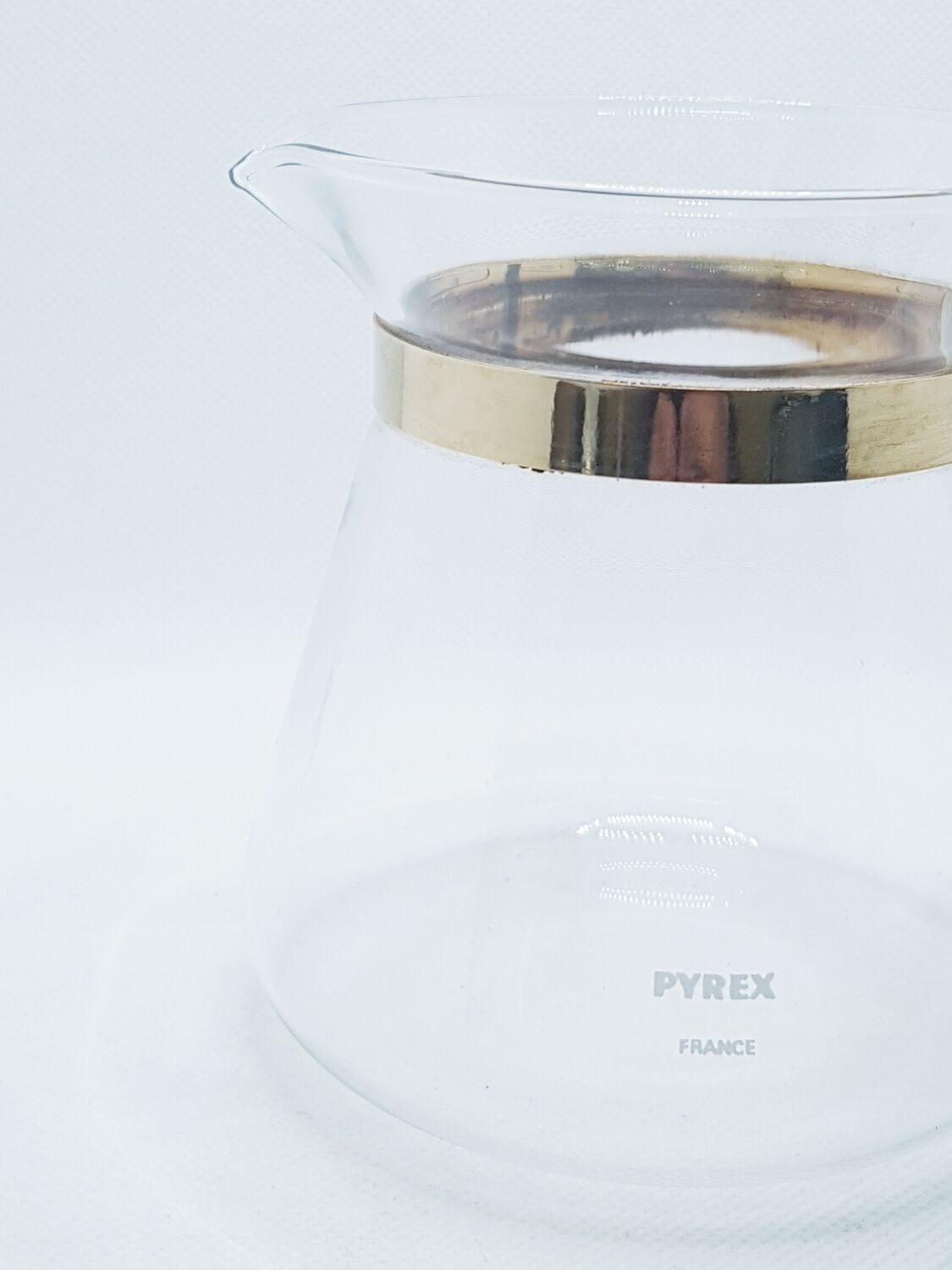 Pyrex mid-century kettle
