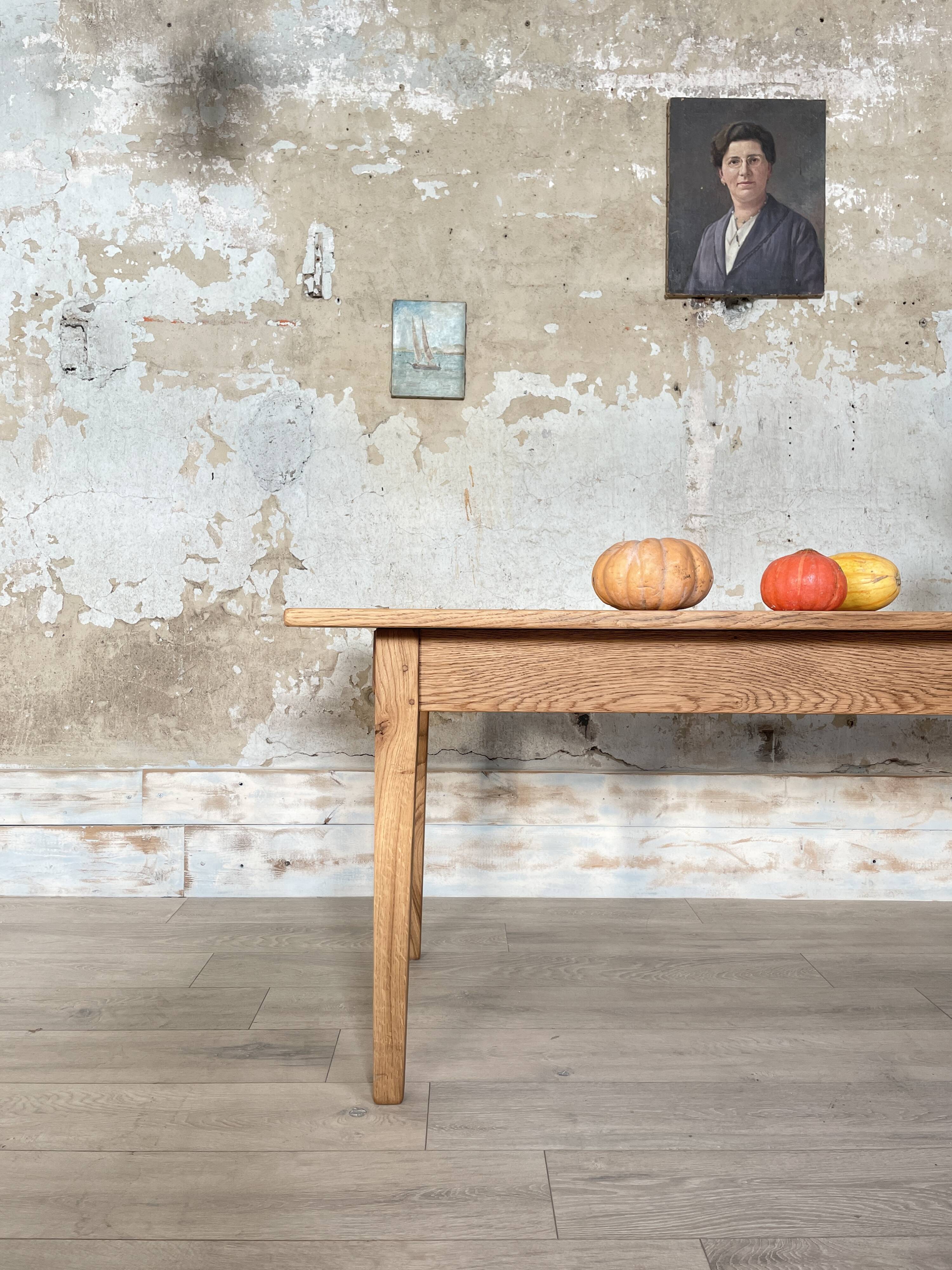 Vintage farmhouse table in solid oak.