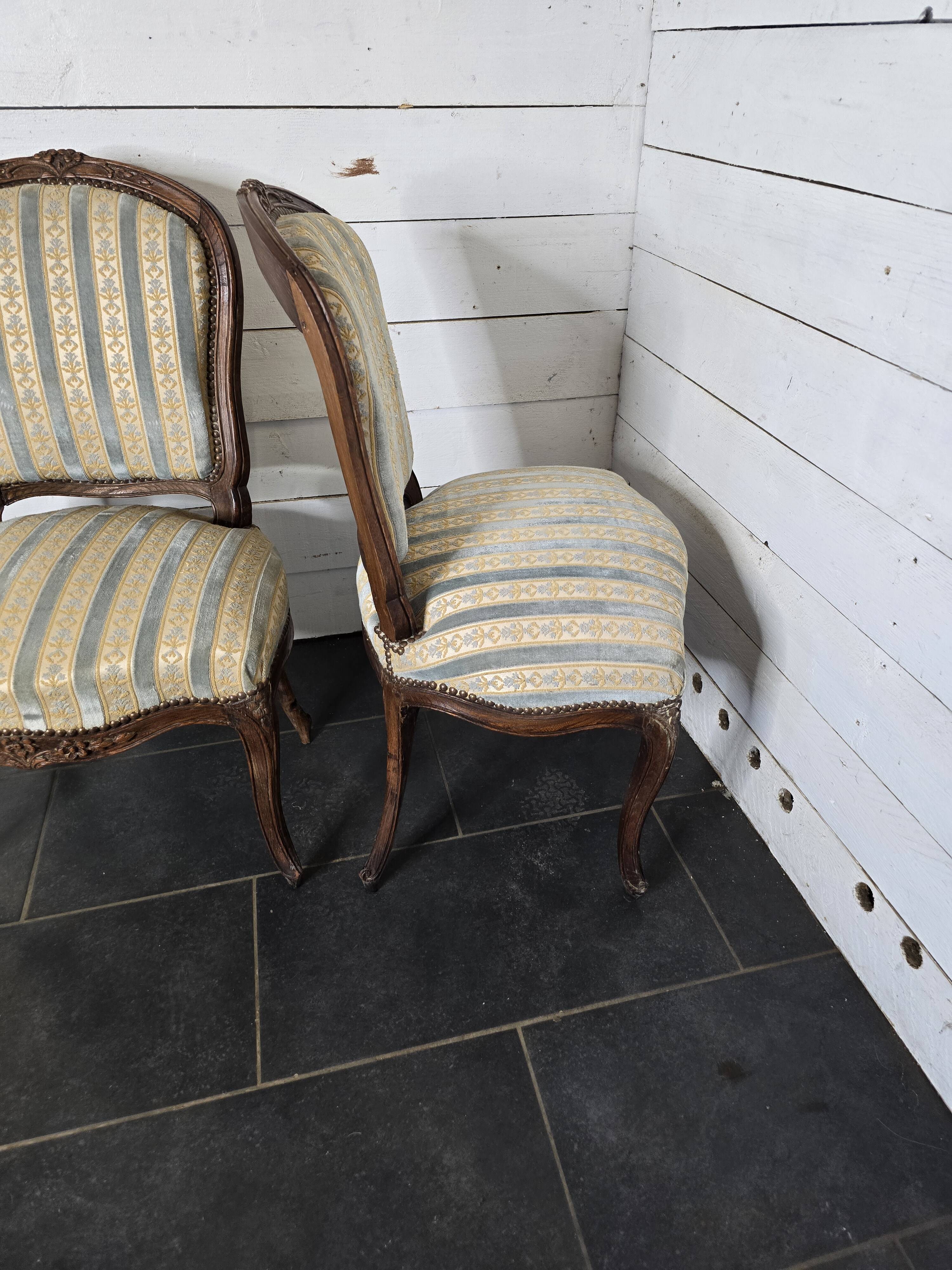 Paire de chaises style Louis XV