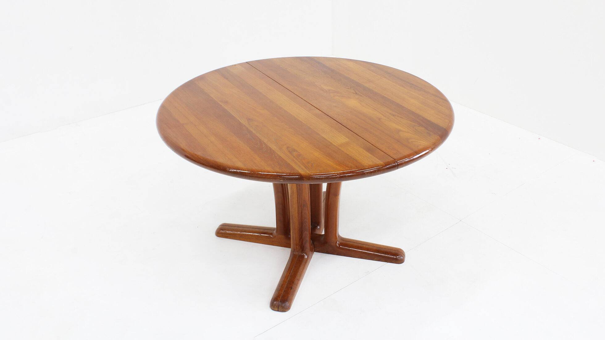 Table de salle à manger ronde extensible vintage Dyrlund danoise en teck massif