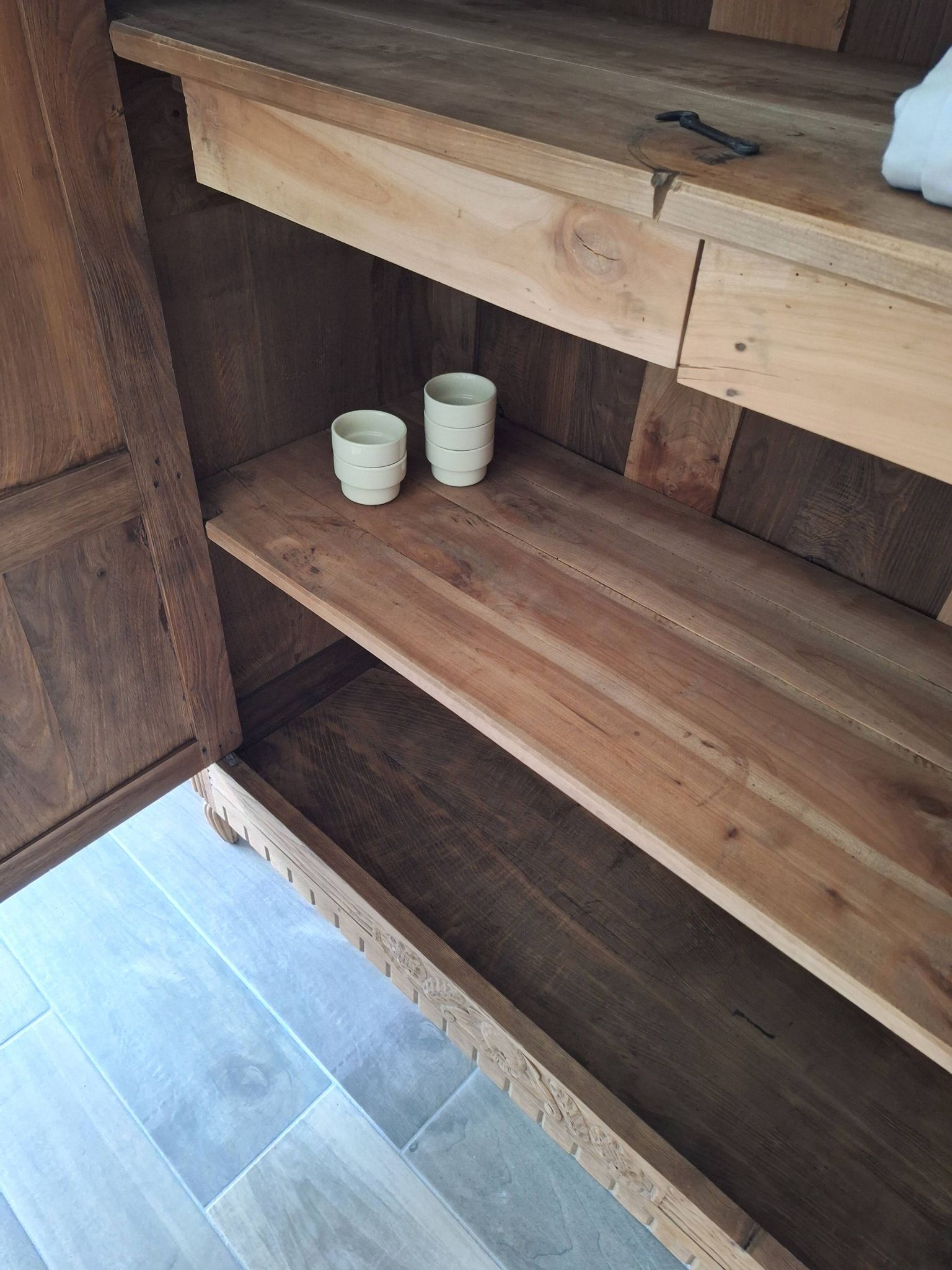 Wardrobe, oak linen cupboard from 1920.