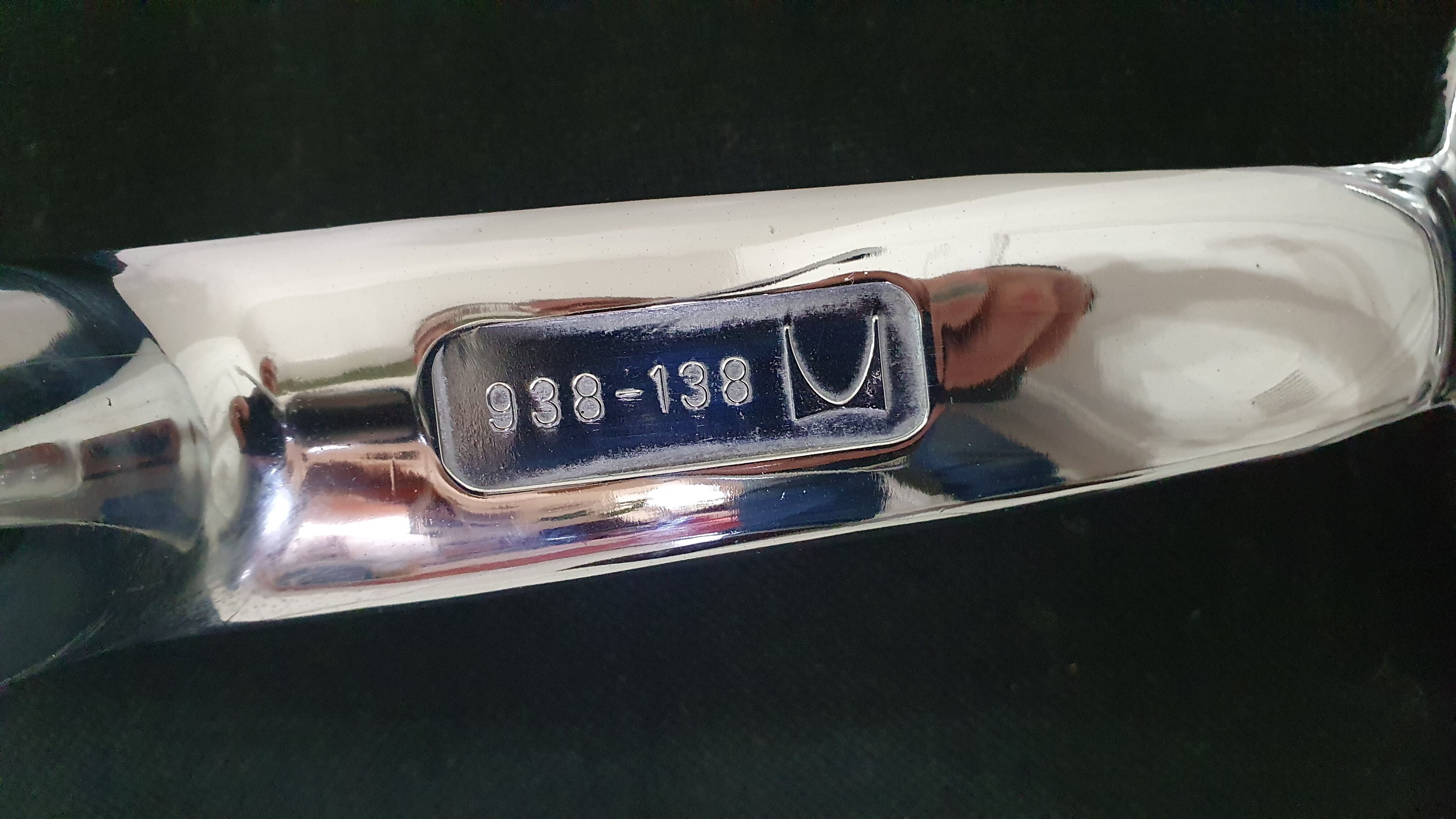 Fauteuil EA208 soft pad Charles et Ray Eames édition Herman Miller