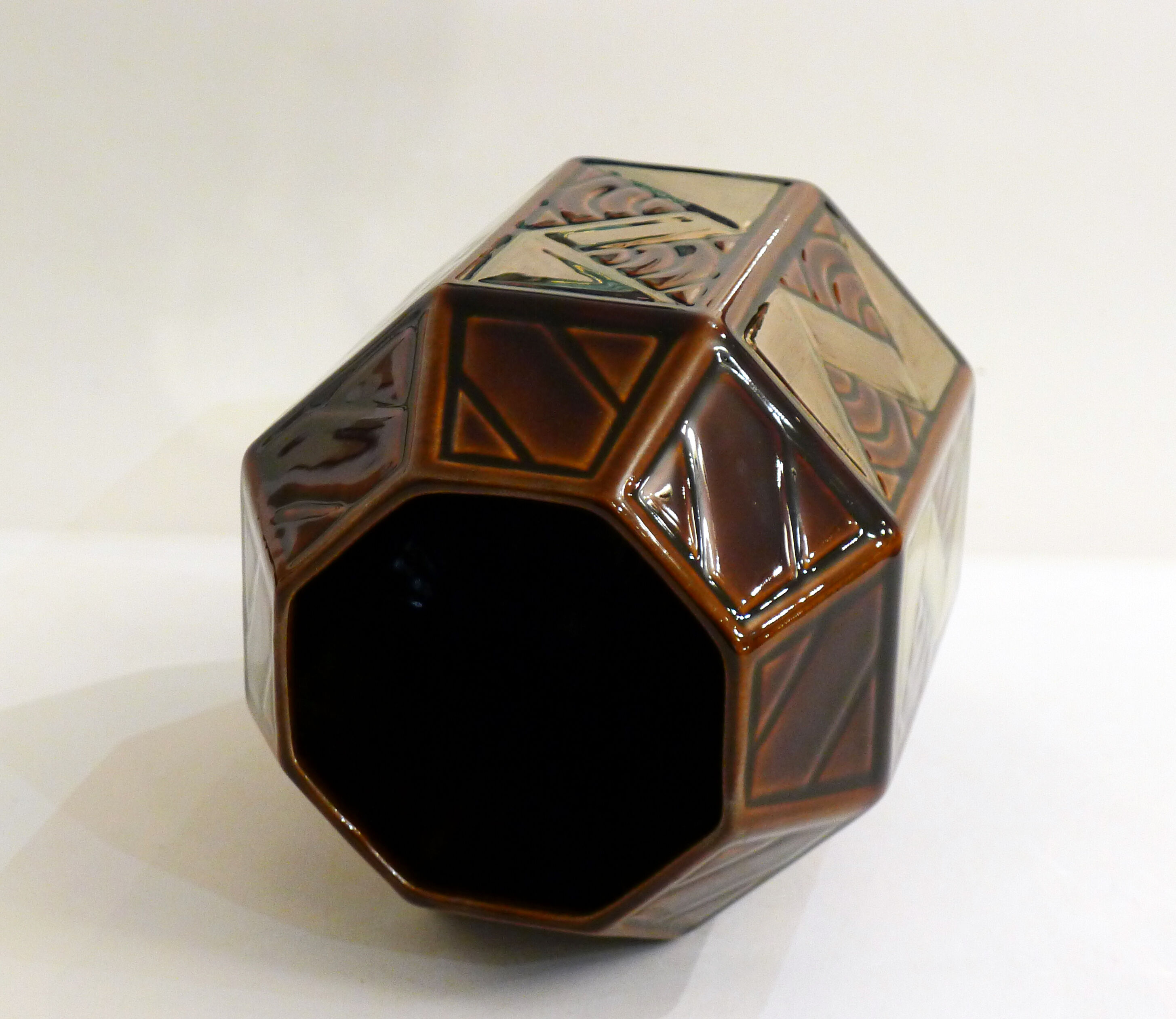 Vase St-Clement copper graphic decoration