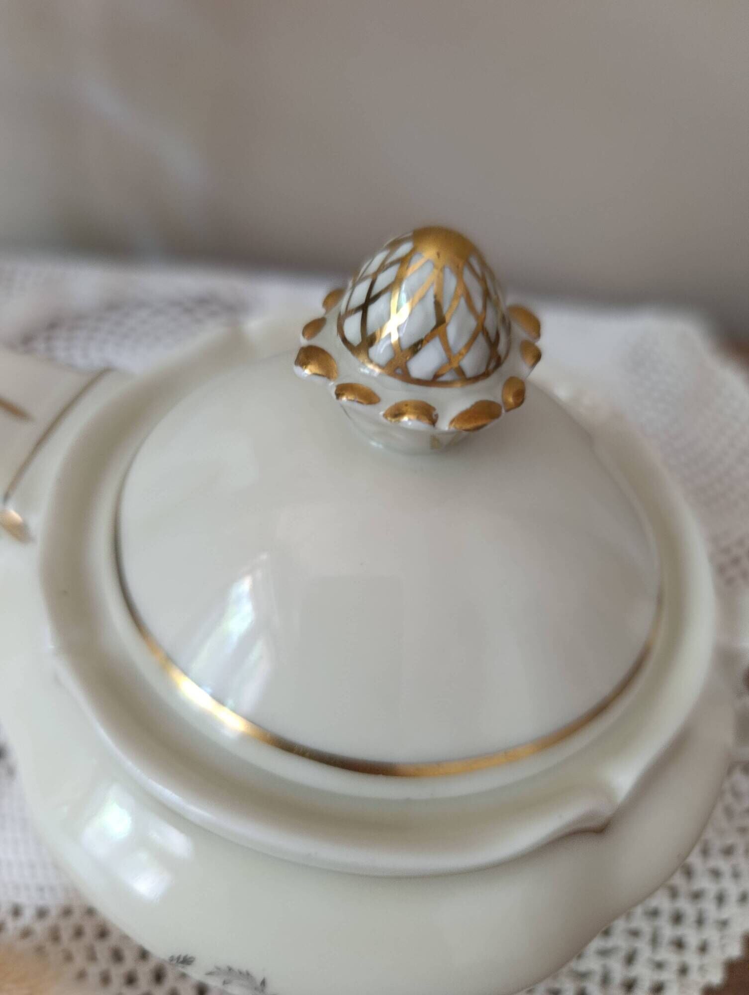 Porcelain teapot with floral and gold decoration, Old Royal Manufacture