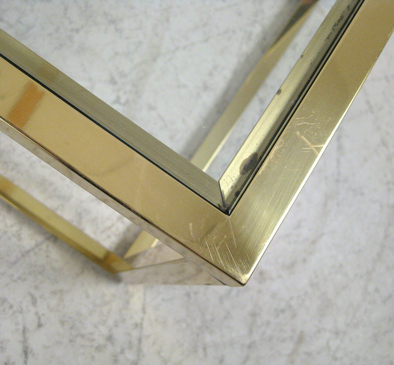 Coffee table with 4 pieces of wooden sofa and gilded brass