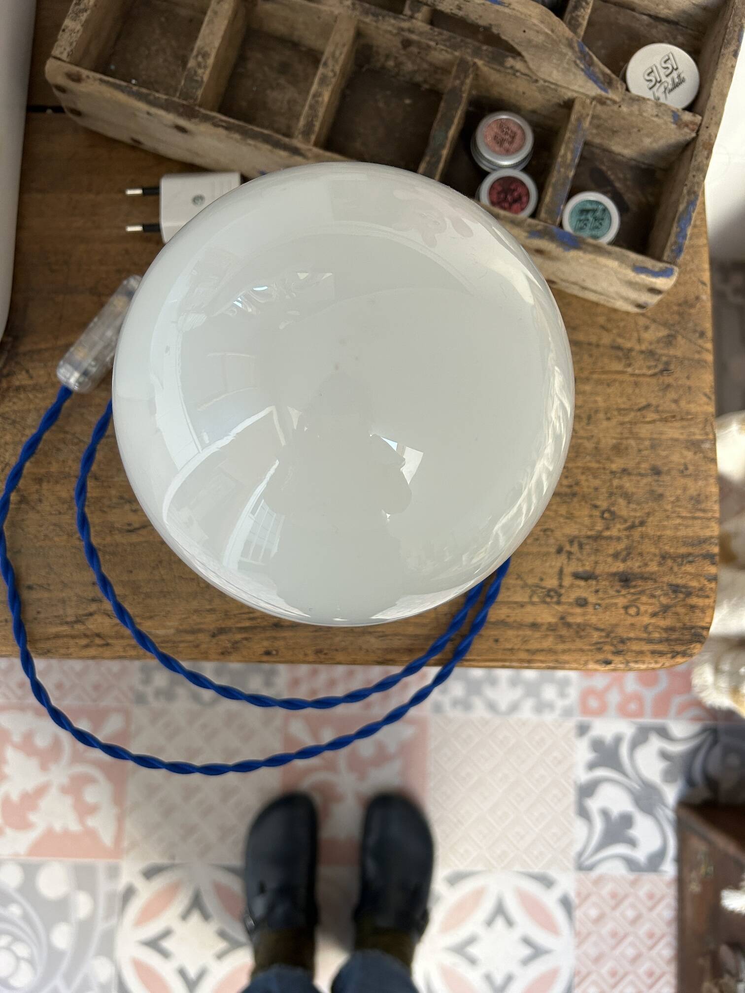 Opaline and porcelain lamp