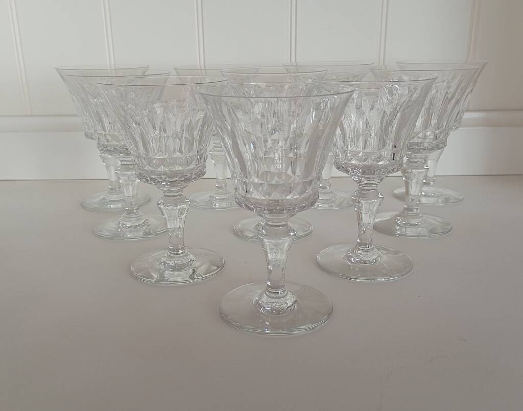 Set of 10 Baccarat Piccadilly Cut Crystal White Wine / Port Glasses