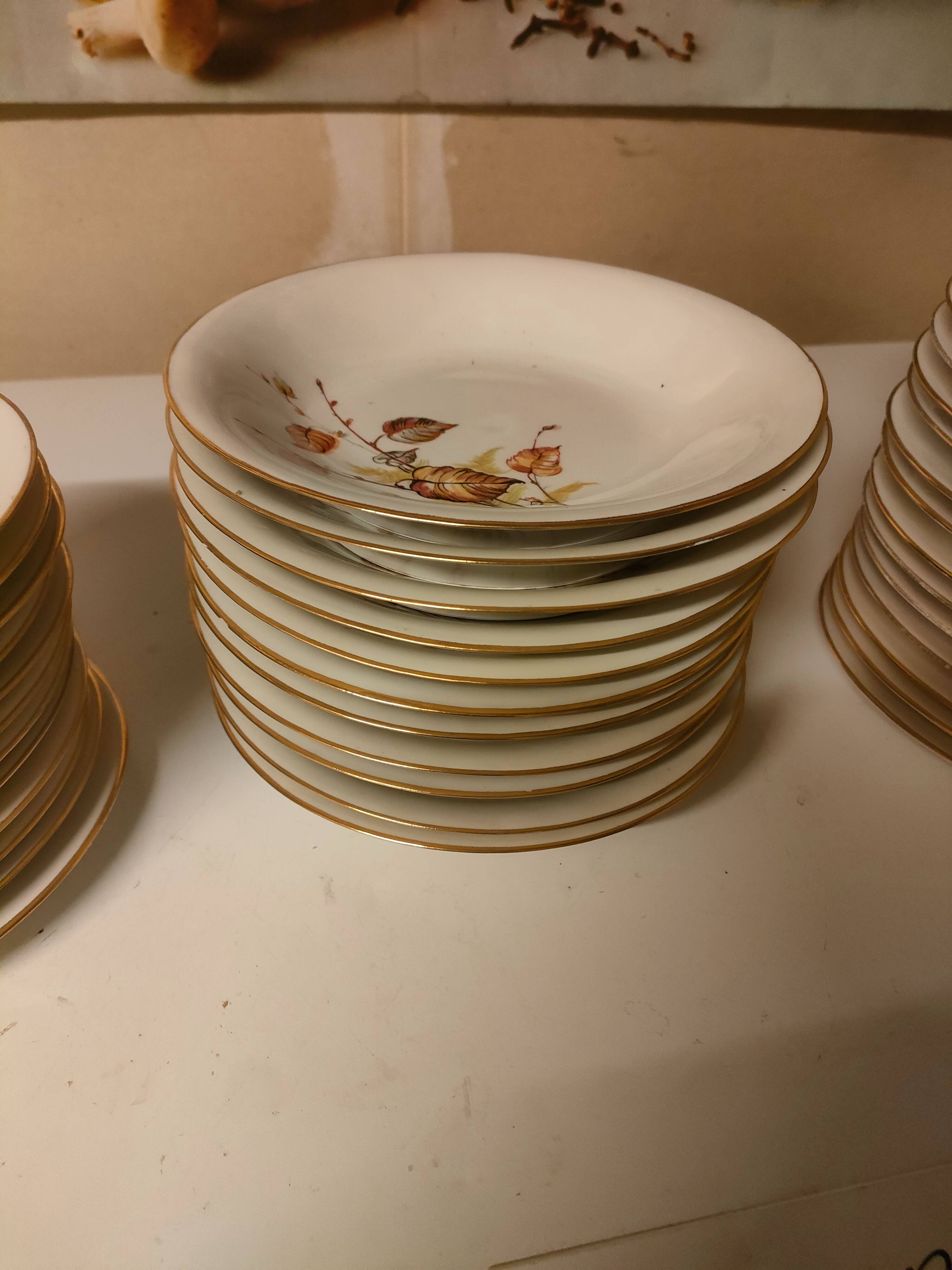 Assiettes creuses porcelaine de Vierzon