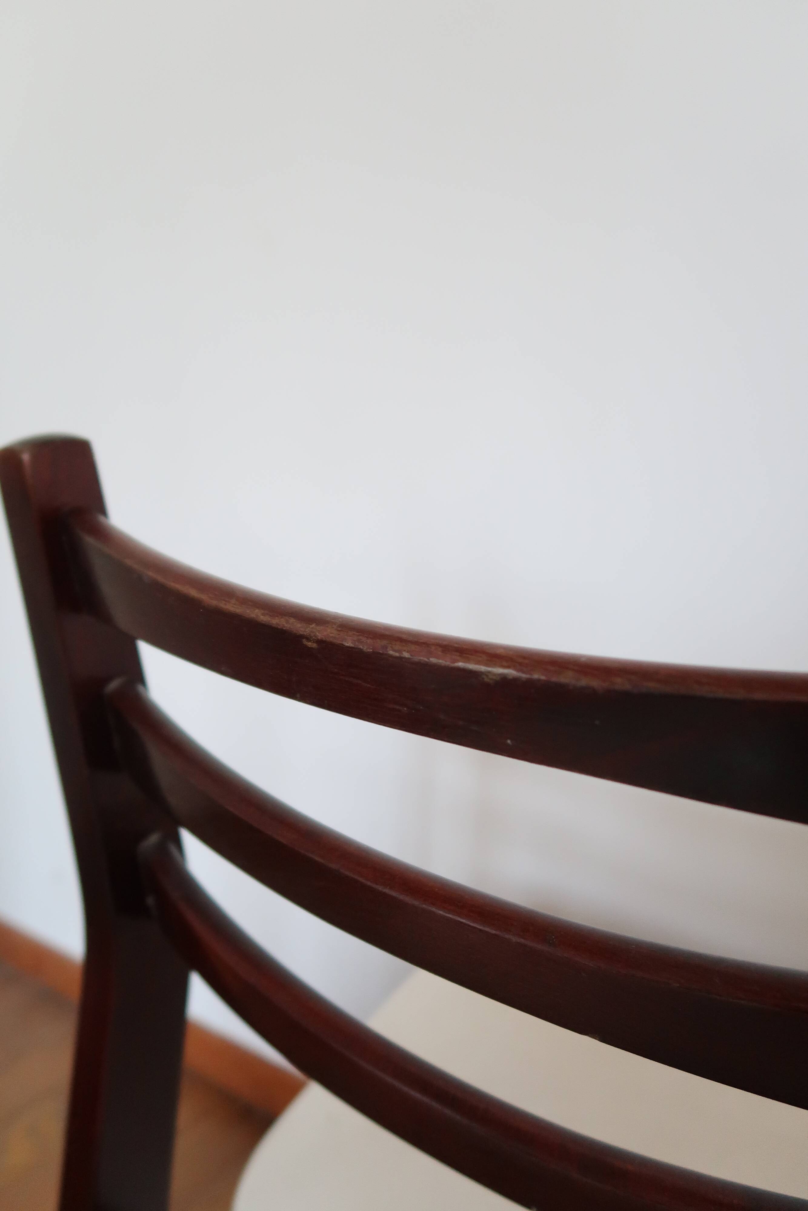 6 Scandinavian chairs skaï white