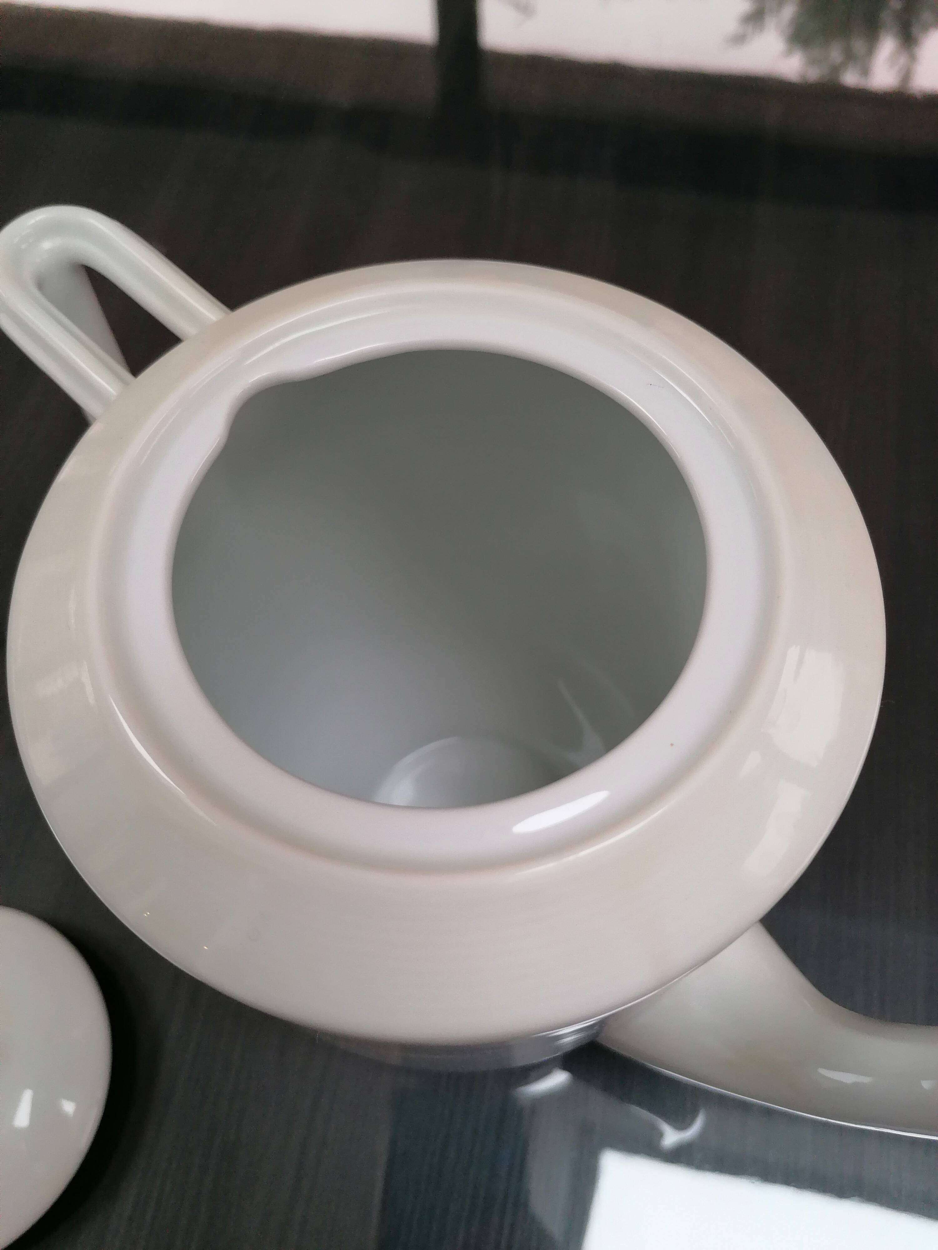 Porcelain coffee pot