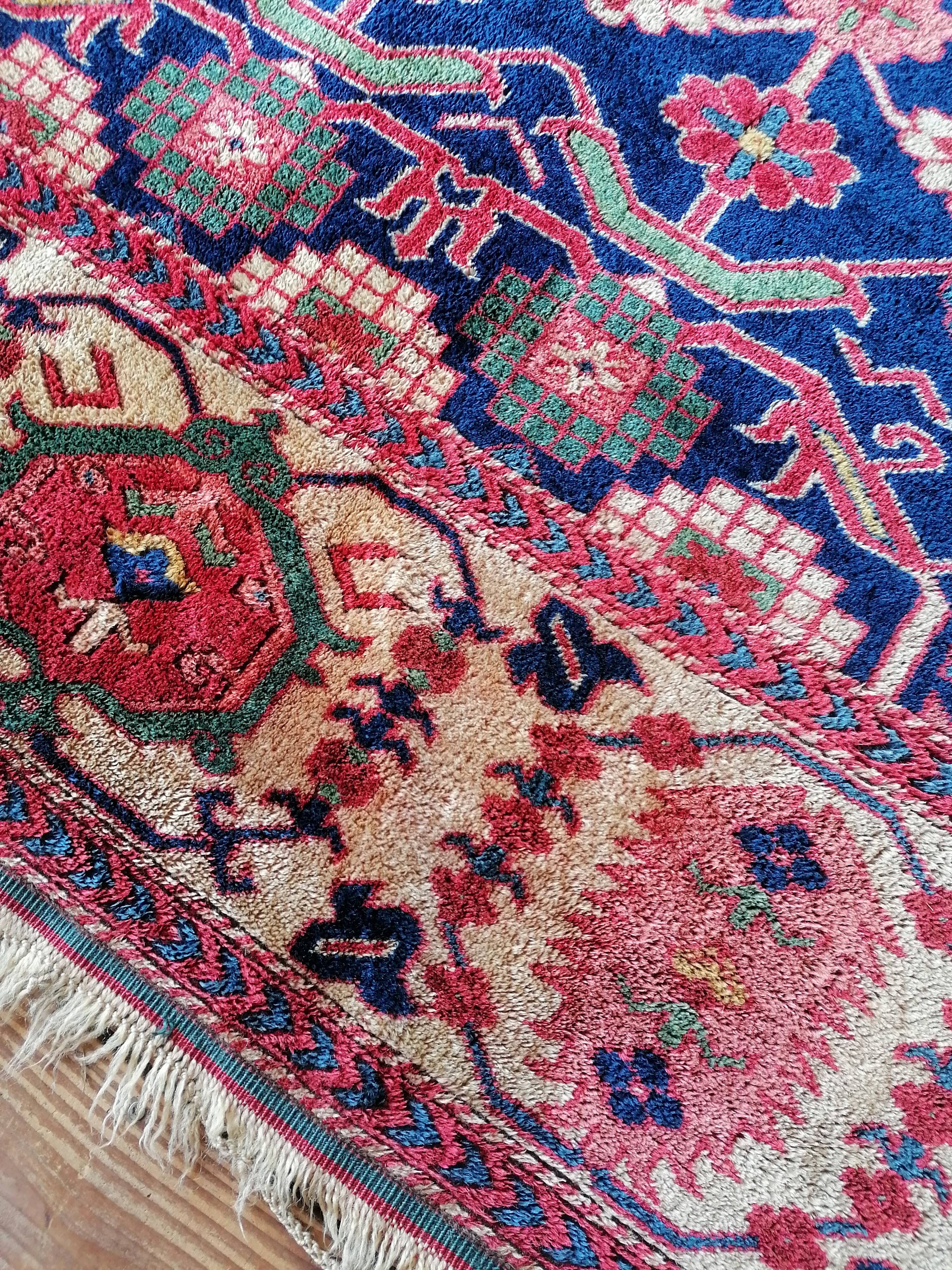 Antique Persian Heriz Afshar rug 200 x 276 cm