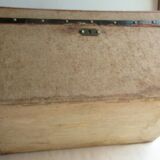 Napoleon III bulging trunk for doll clothes, coated wood, gilded brass nails