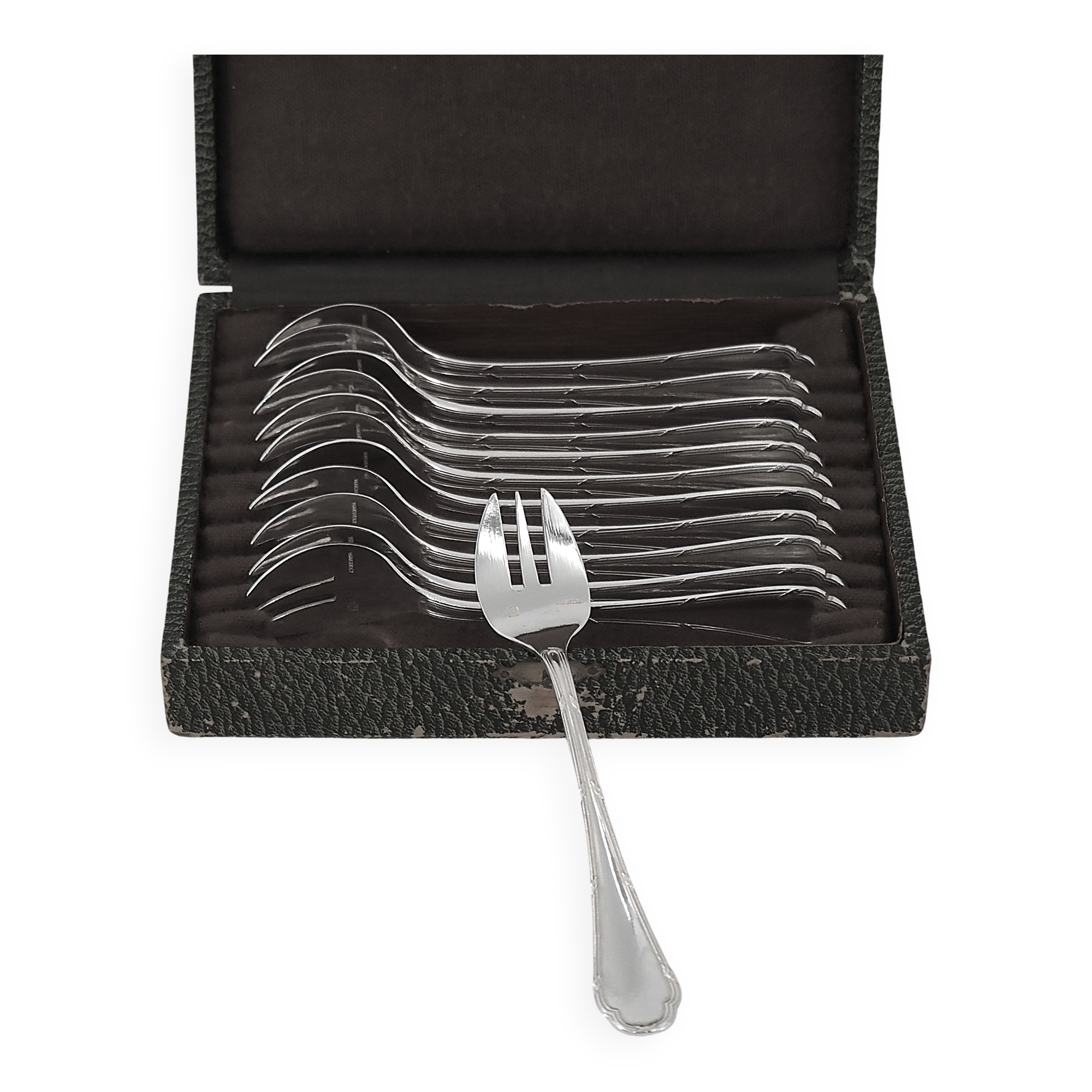 Ercuis Trianon, Rubans, 12 silver-plated oyster forks, excellent condition.