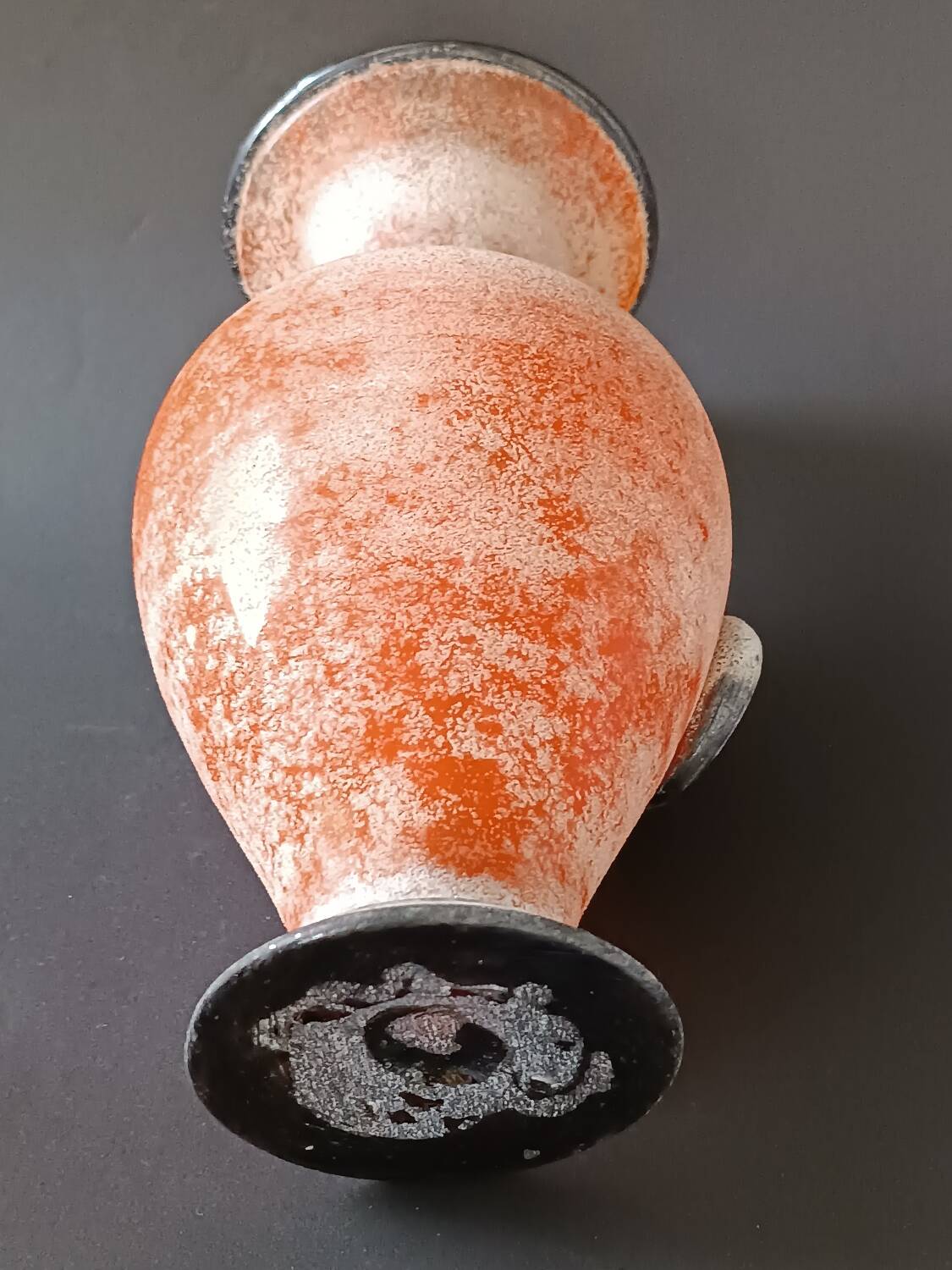Amphora vase in scavo glass paste