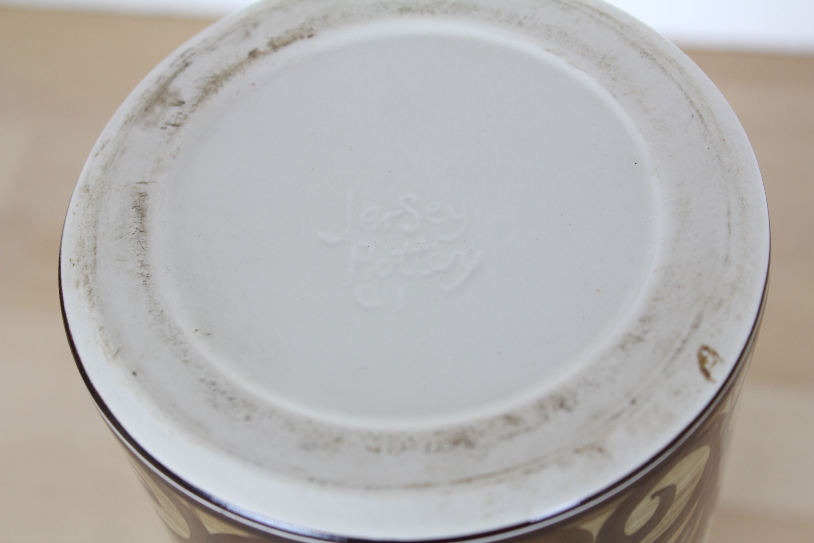 Green ceramic vase, frieze décor