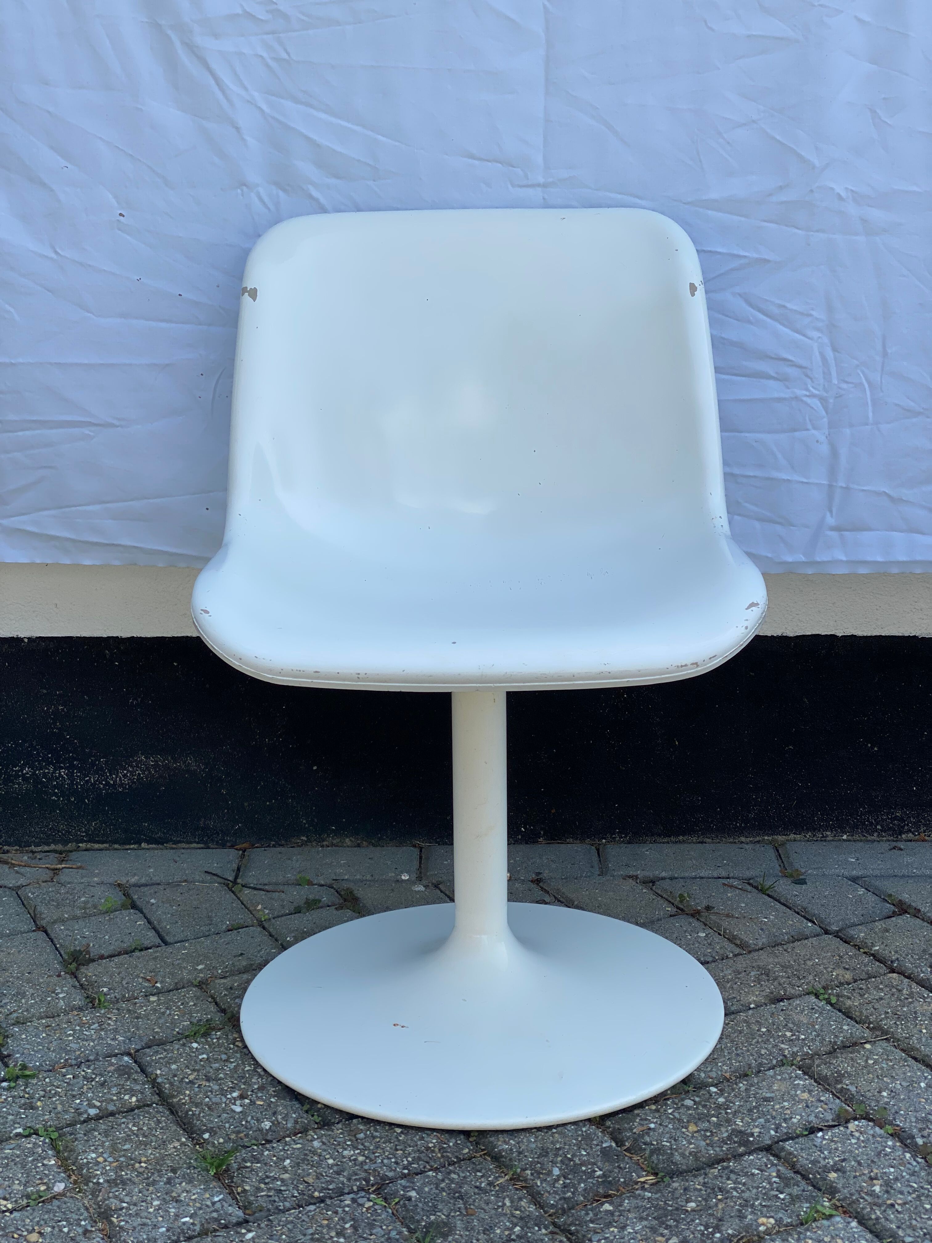 8 vintage Artifort tulip chairs