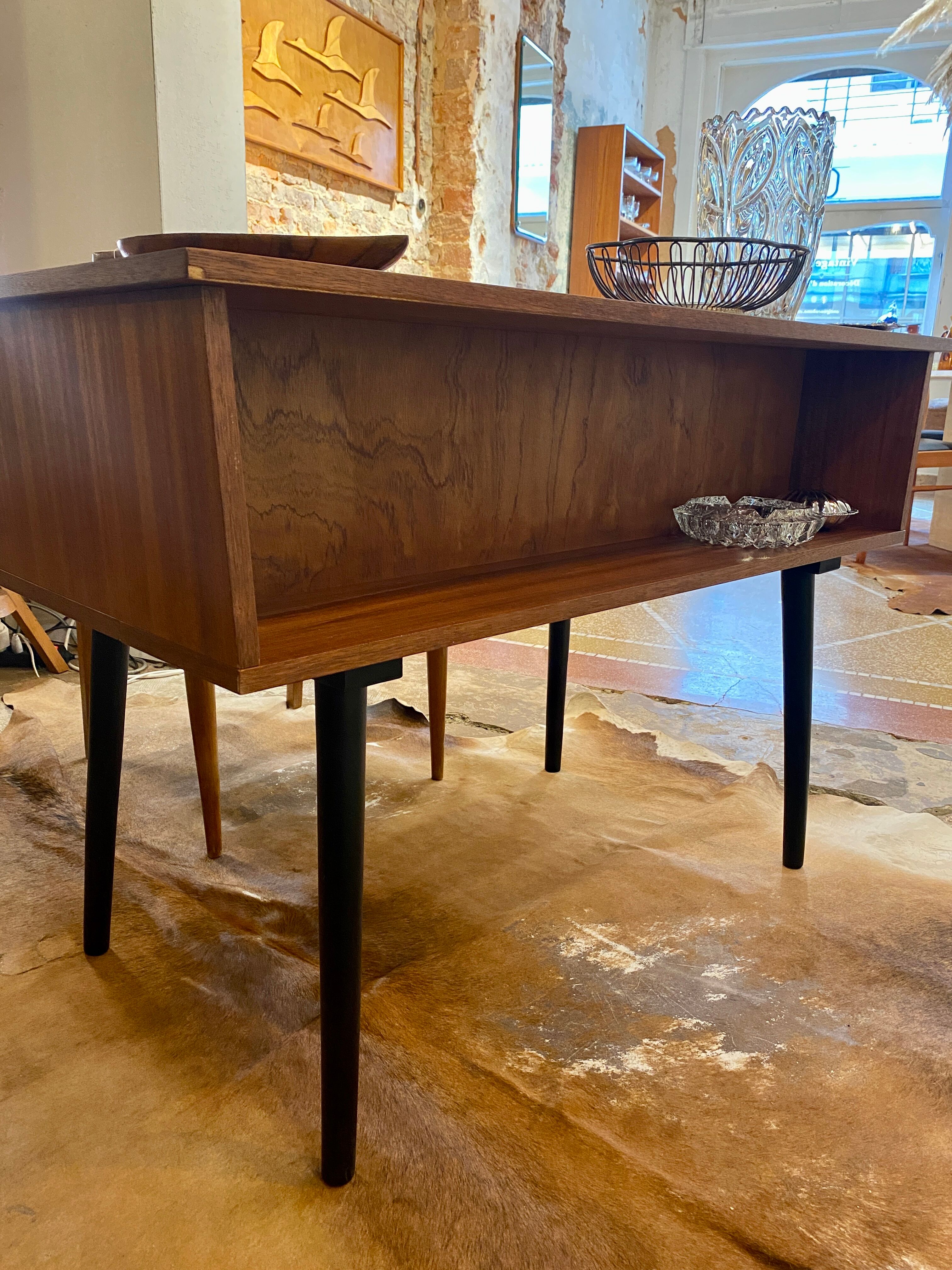 Scandinavian office 1960 two sides