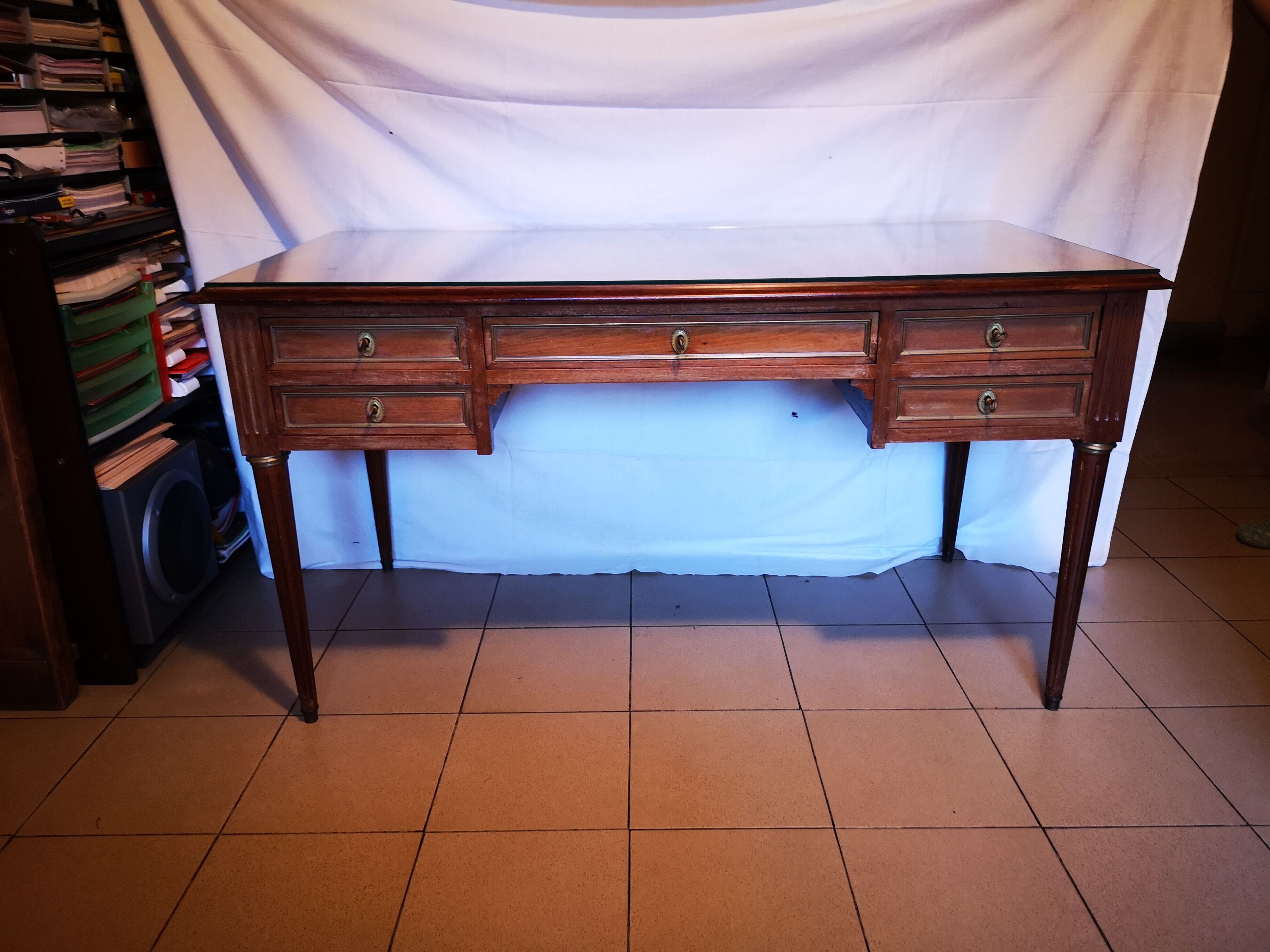 Bureau de style Louis XVI et son fauteuil